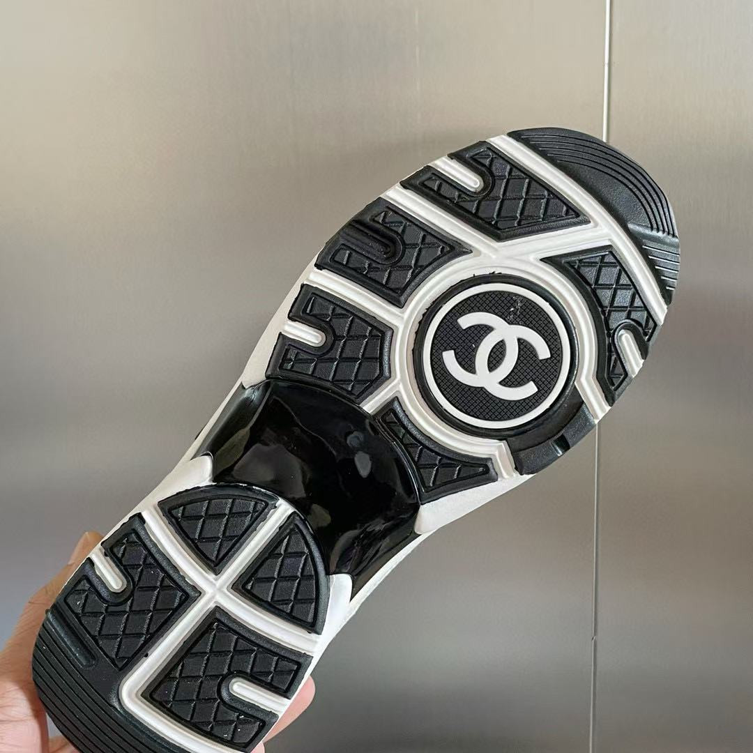 UA Ch**el SNEAKERS