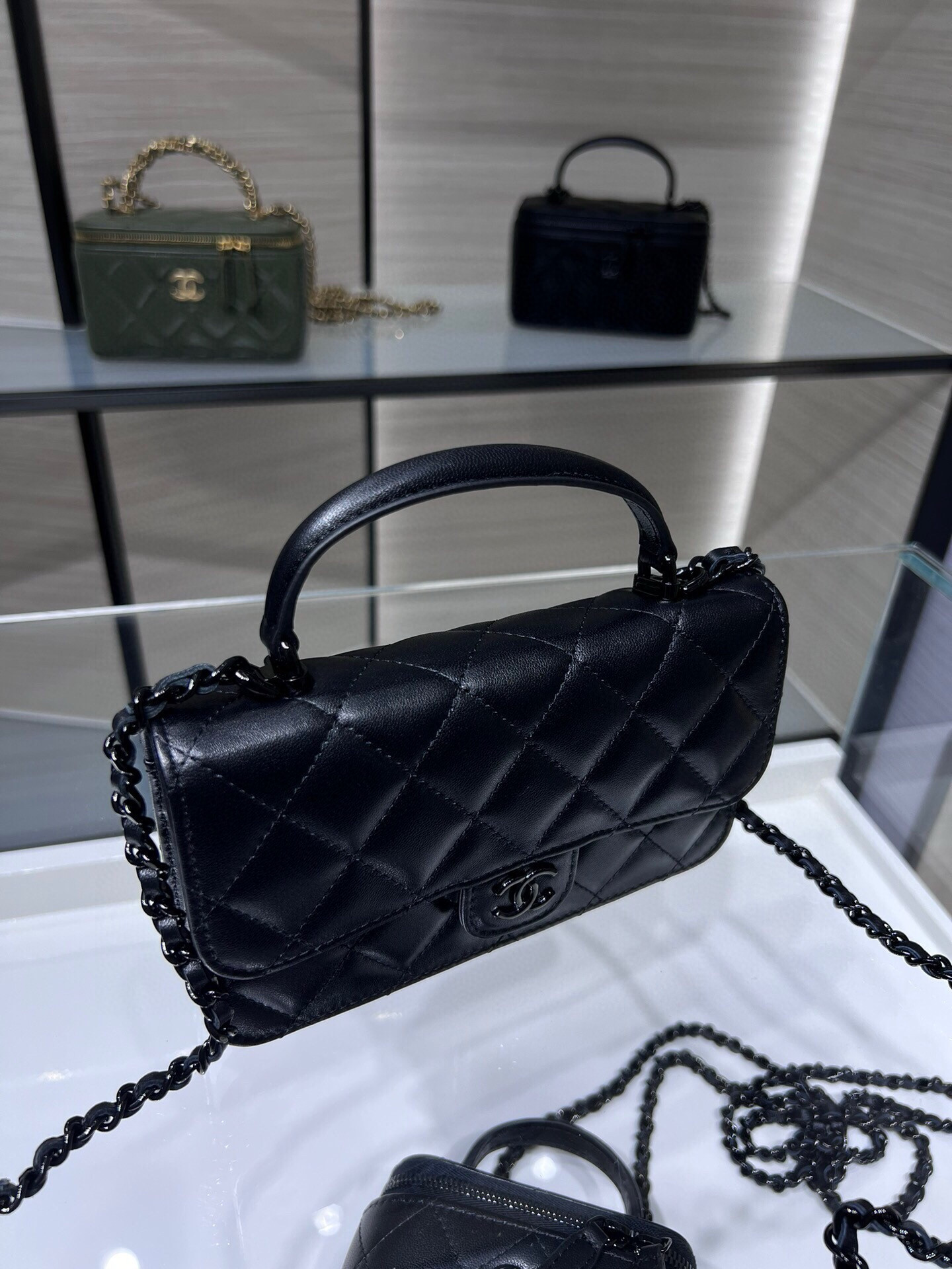 CHANEL Classic Handbag With Top Handle 17x9x3cm
