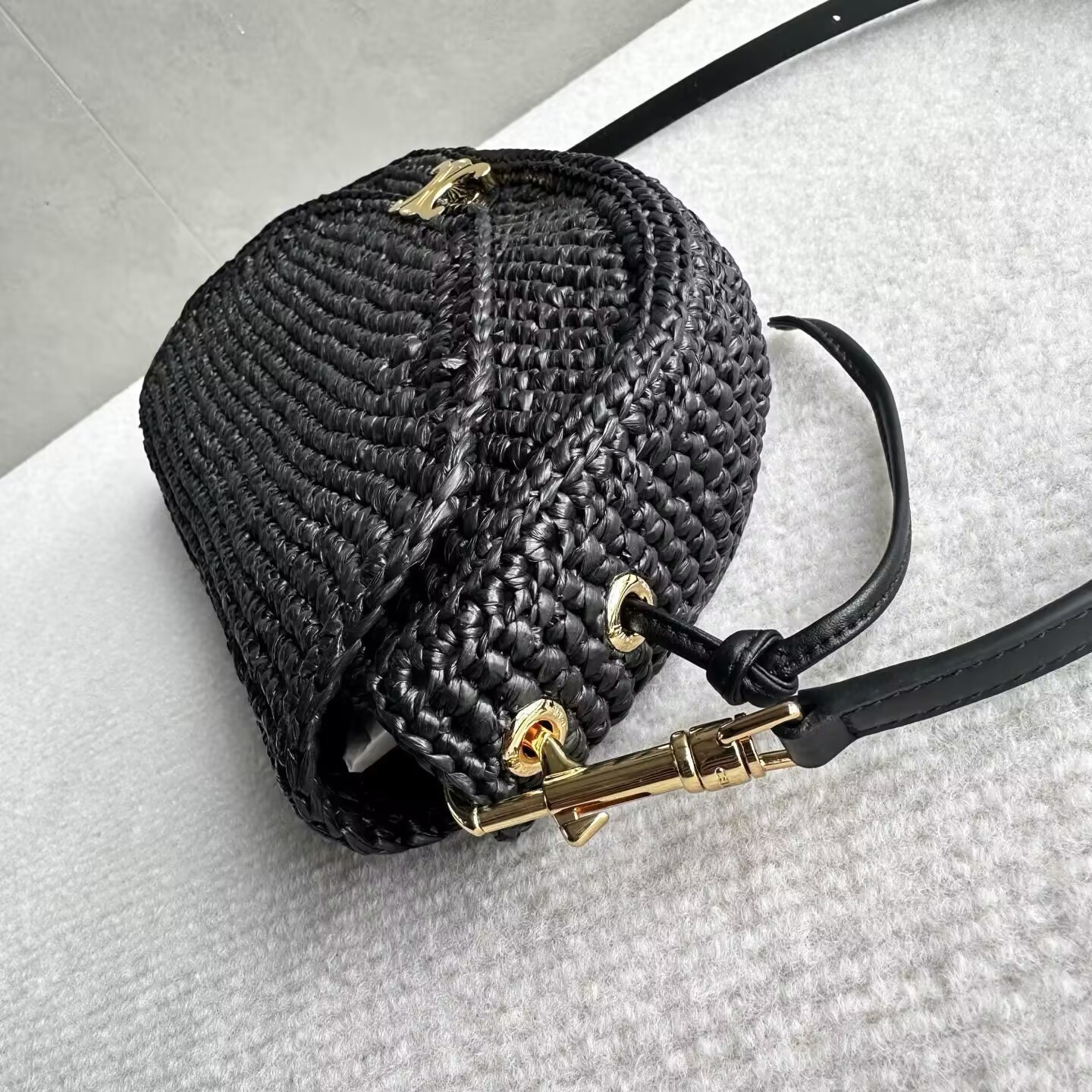 CELINE LITTLE HALFMOON SOFT TRIOMPHE IN Raffia 28.5x6x14cm