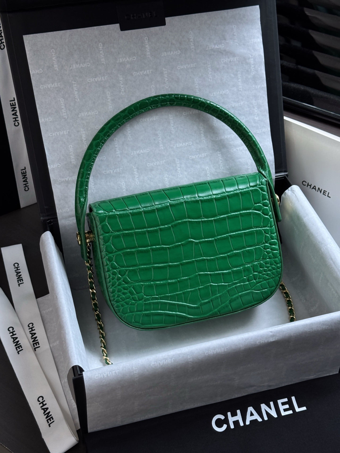 Chanel Mini Flap Bag With Handle AS6424 14.5x19.5x5cm