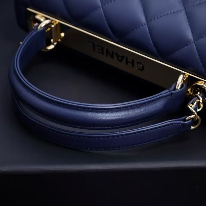 CHANEL FLAP BAG WITH TOP HANDLE 17x25x12cm