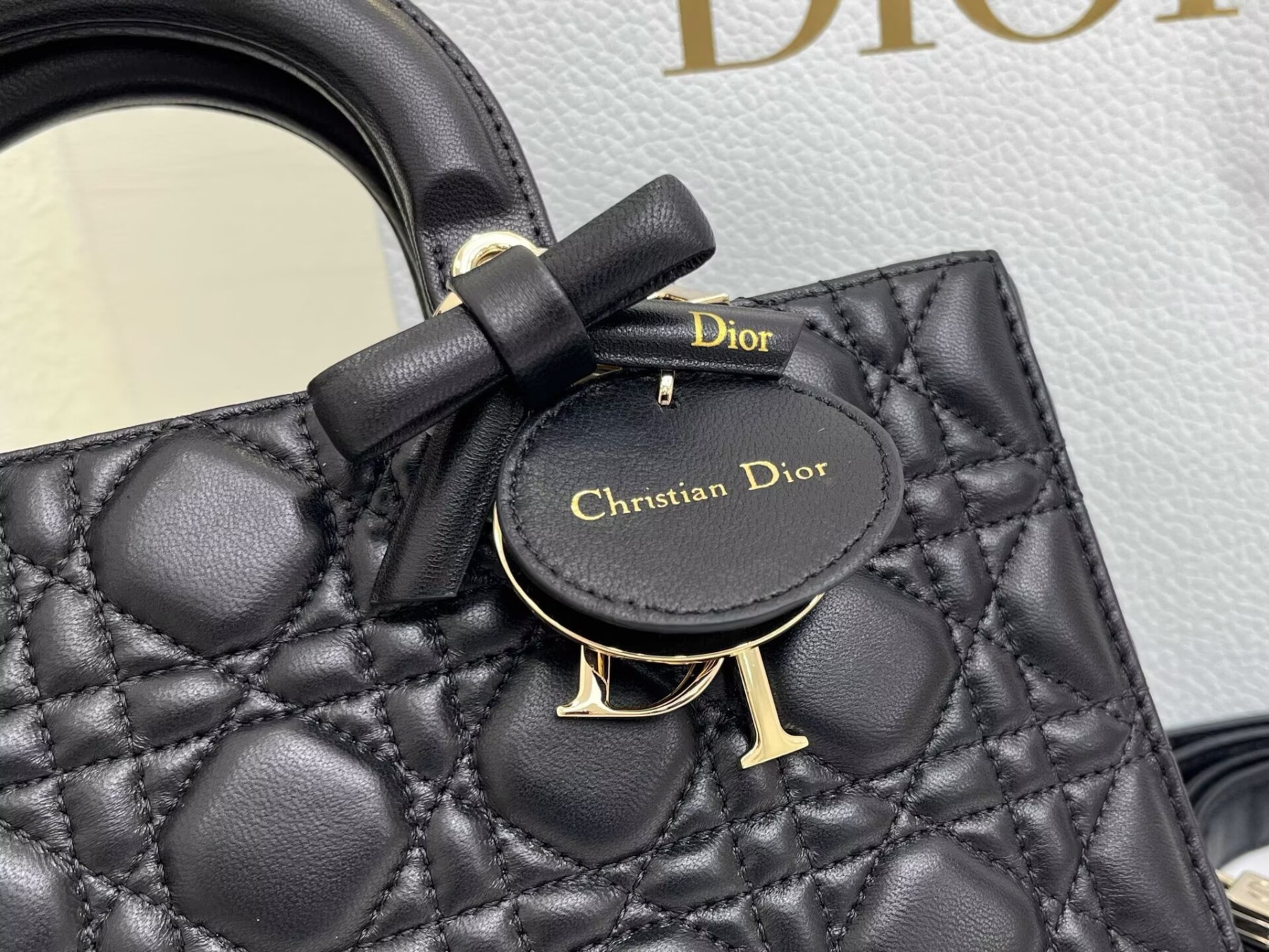 Dior Medium Lady D-Joy Bag 26 x13.5 x 5 cm
