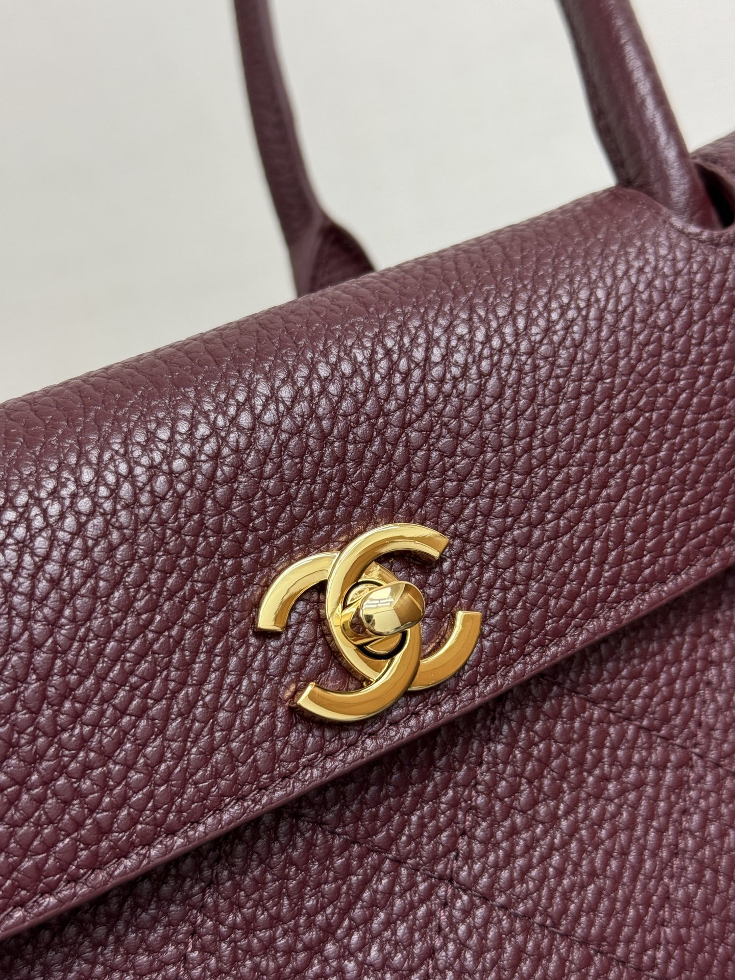Chanel Small Tote AS6288 15x31x12cm