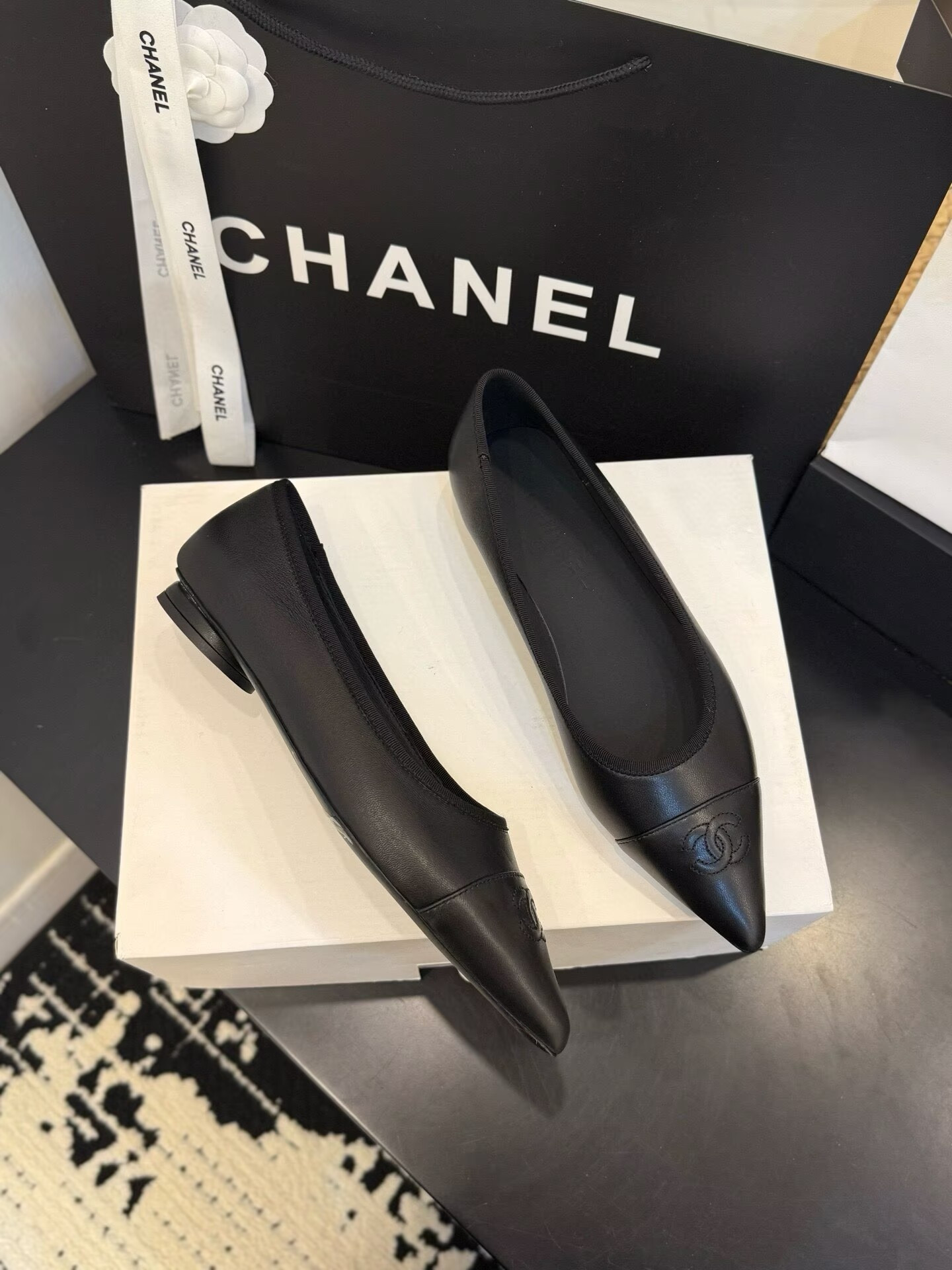 ua Ch**el ballet flats