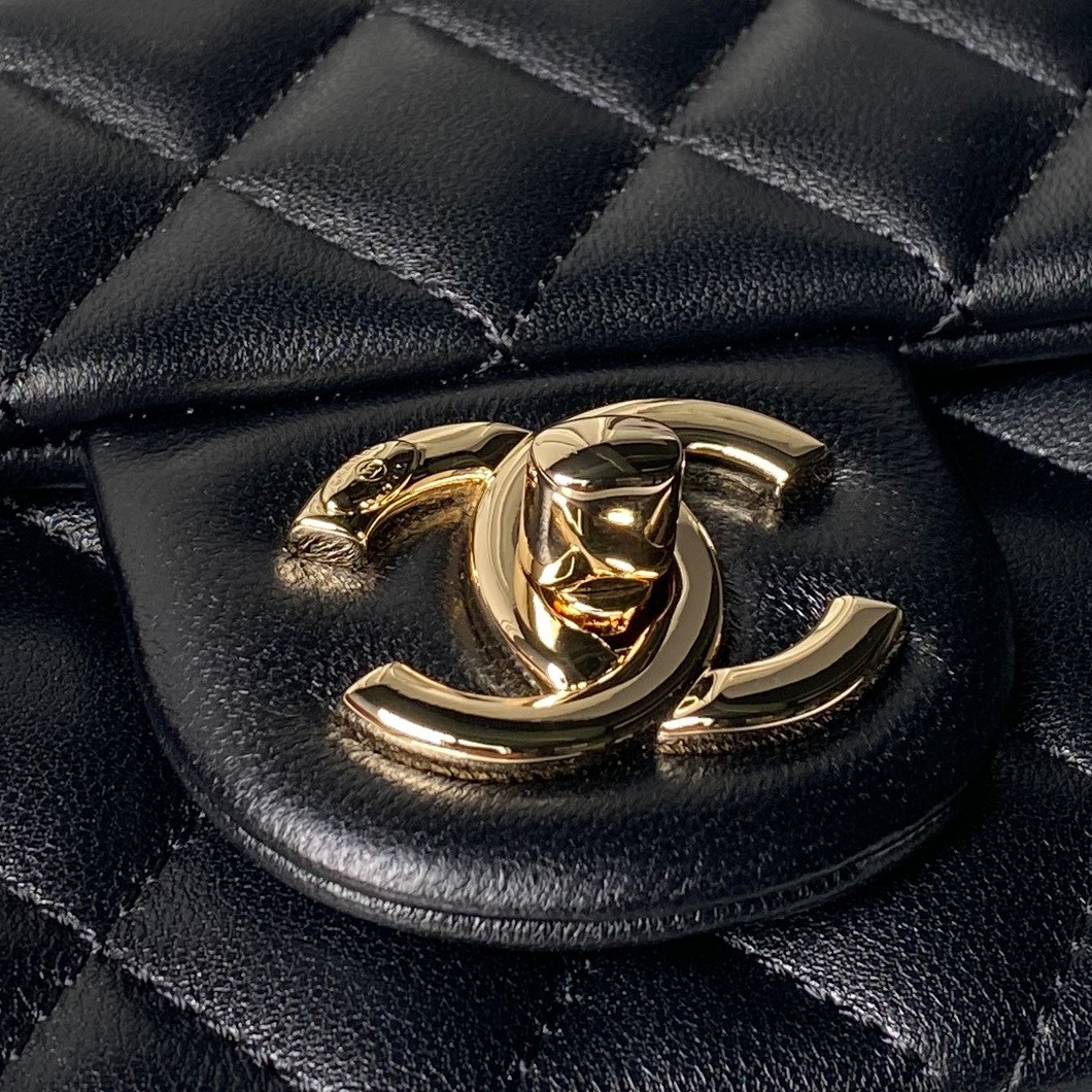 Chanel Classic Flap Handbag CF AS5758 18x13x7cm