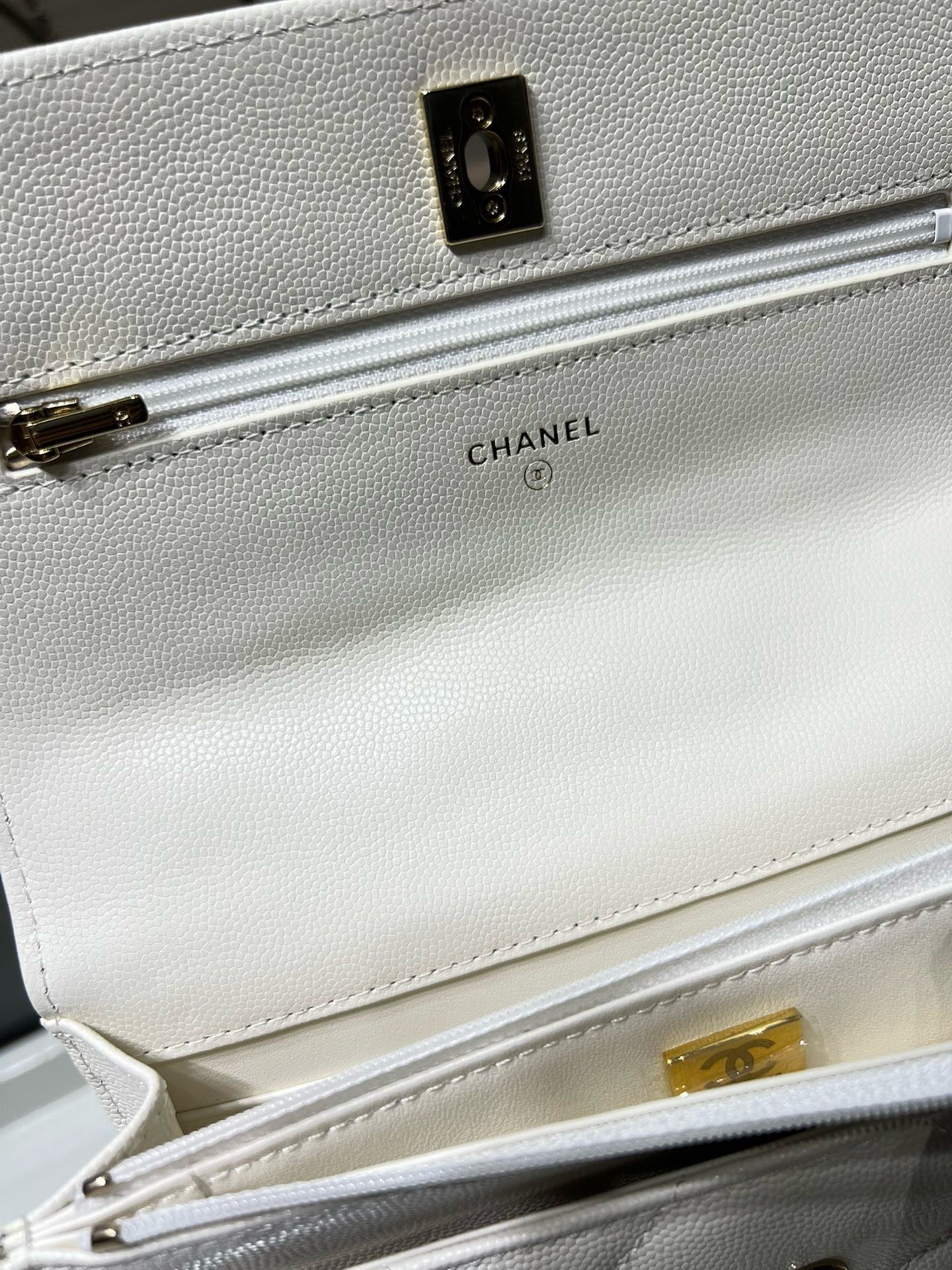 Chanel FLAP BAG WITH TOP HANDLE 19x12x3.5cm