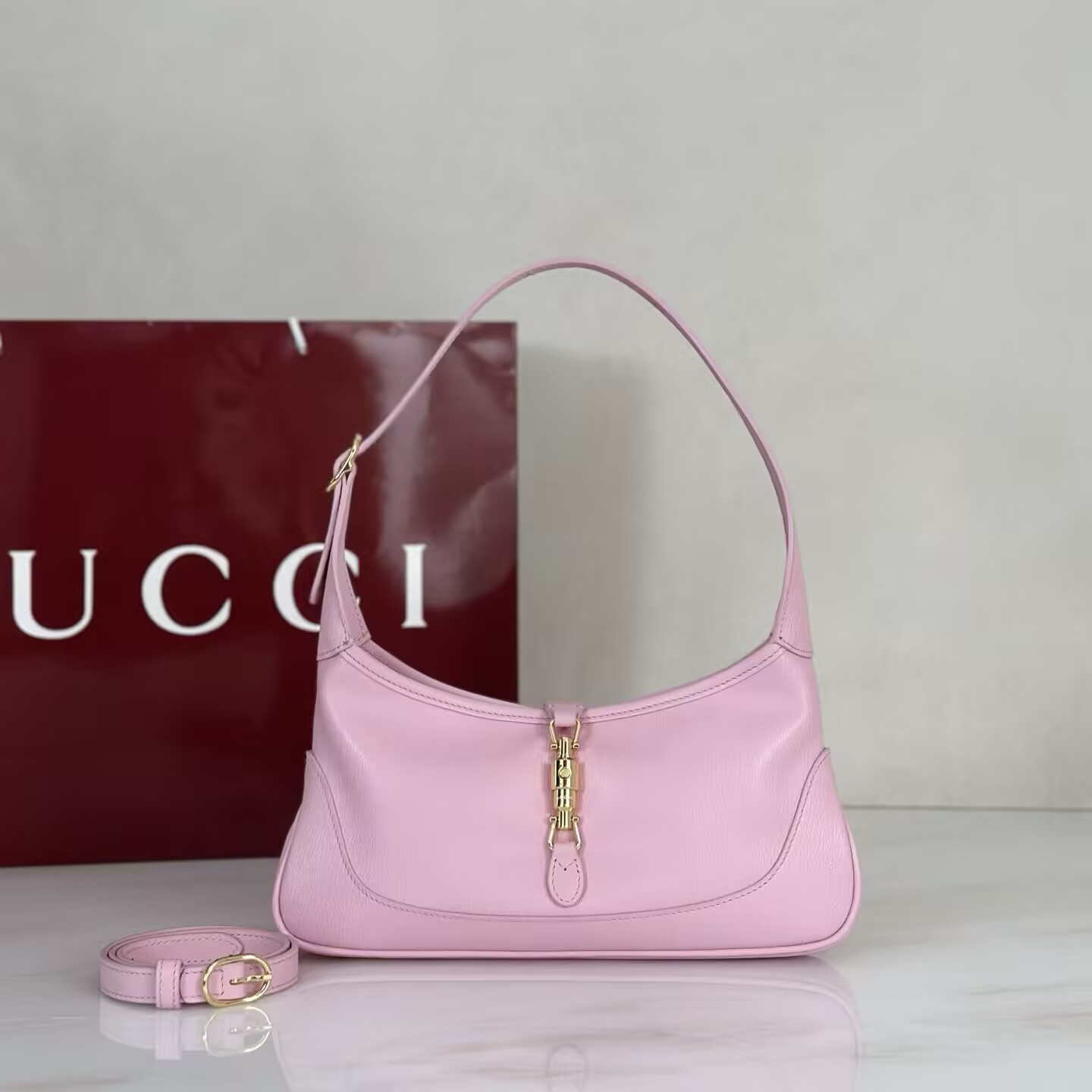 Gvc*1 jackie slim shoulder bag 27x13x3.5cm