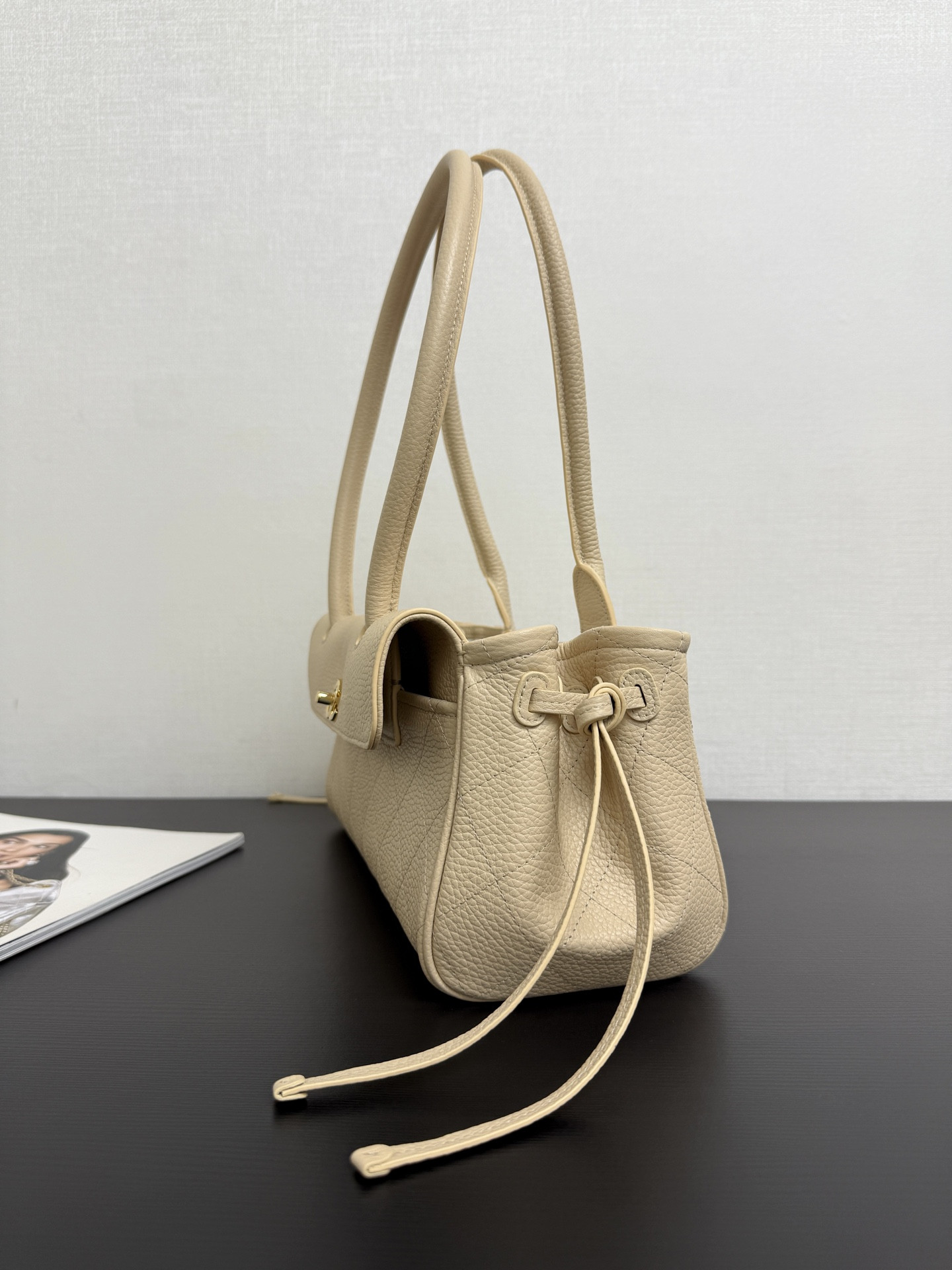 Chanel Small Tote AS6288 15x31x12cm