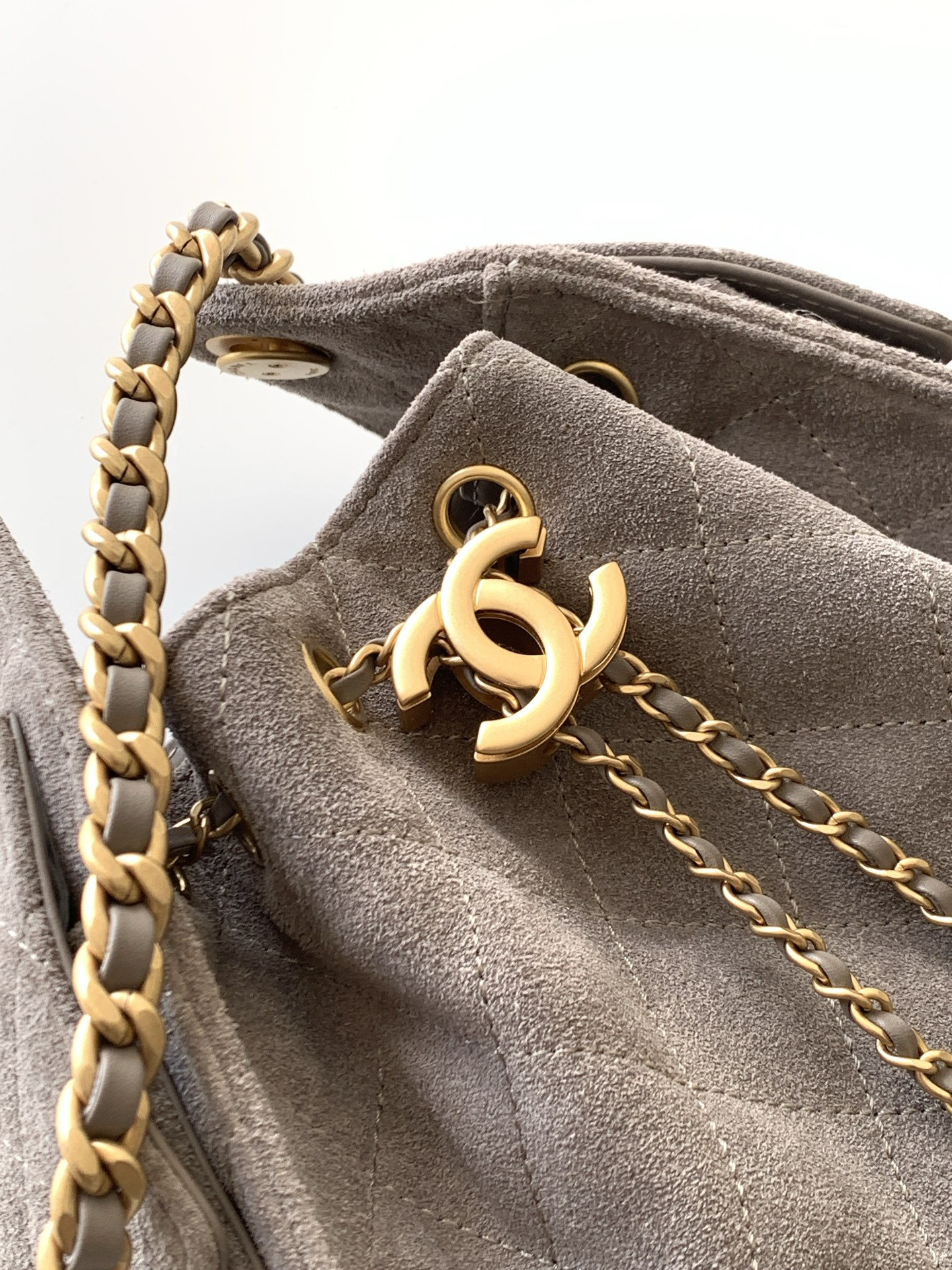 CHANEL 25C Bucket Bag 20x22x12.5cm