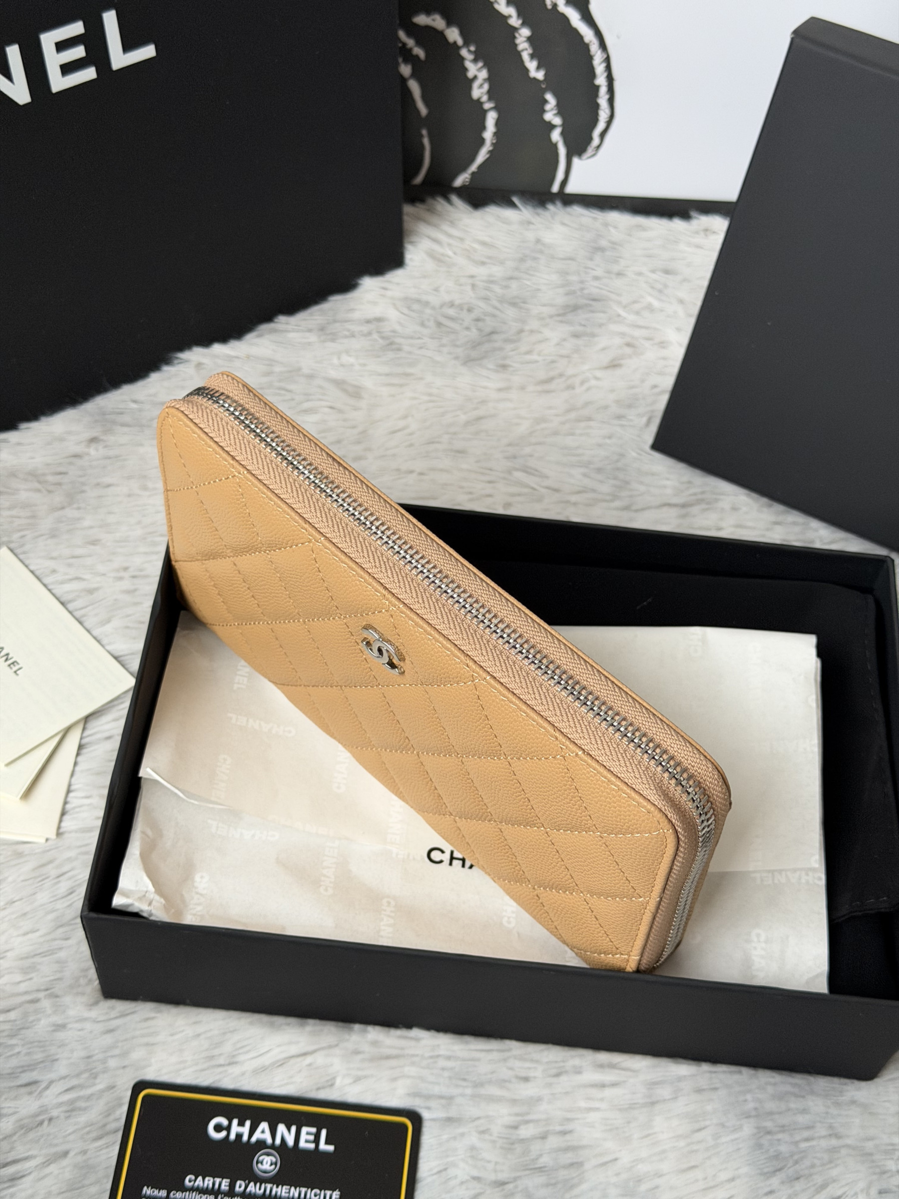 Chanel Zip Around Wallet 80758 10x19x3cm