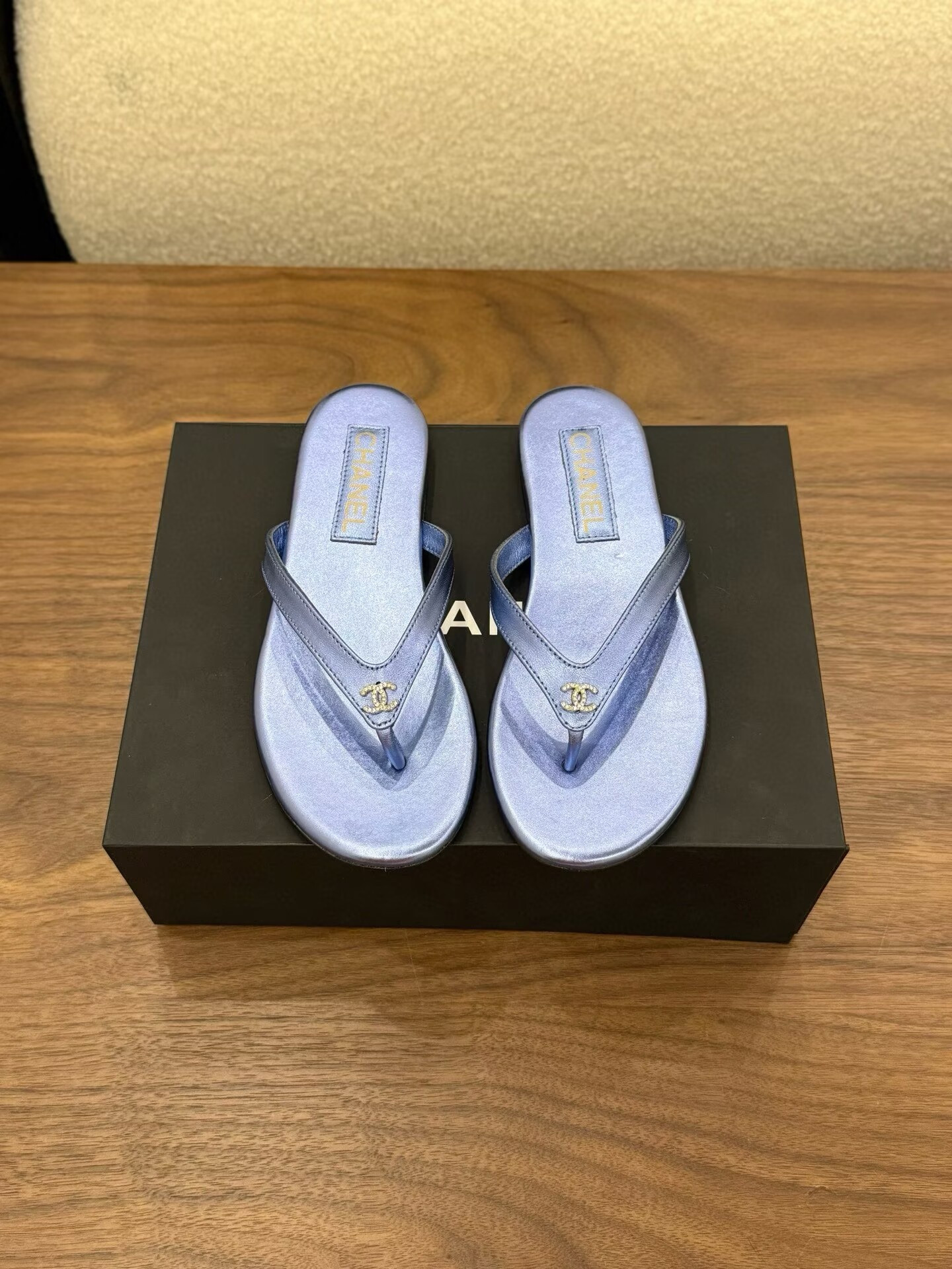 UA Chanel Slides