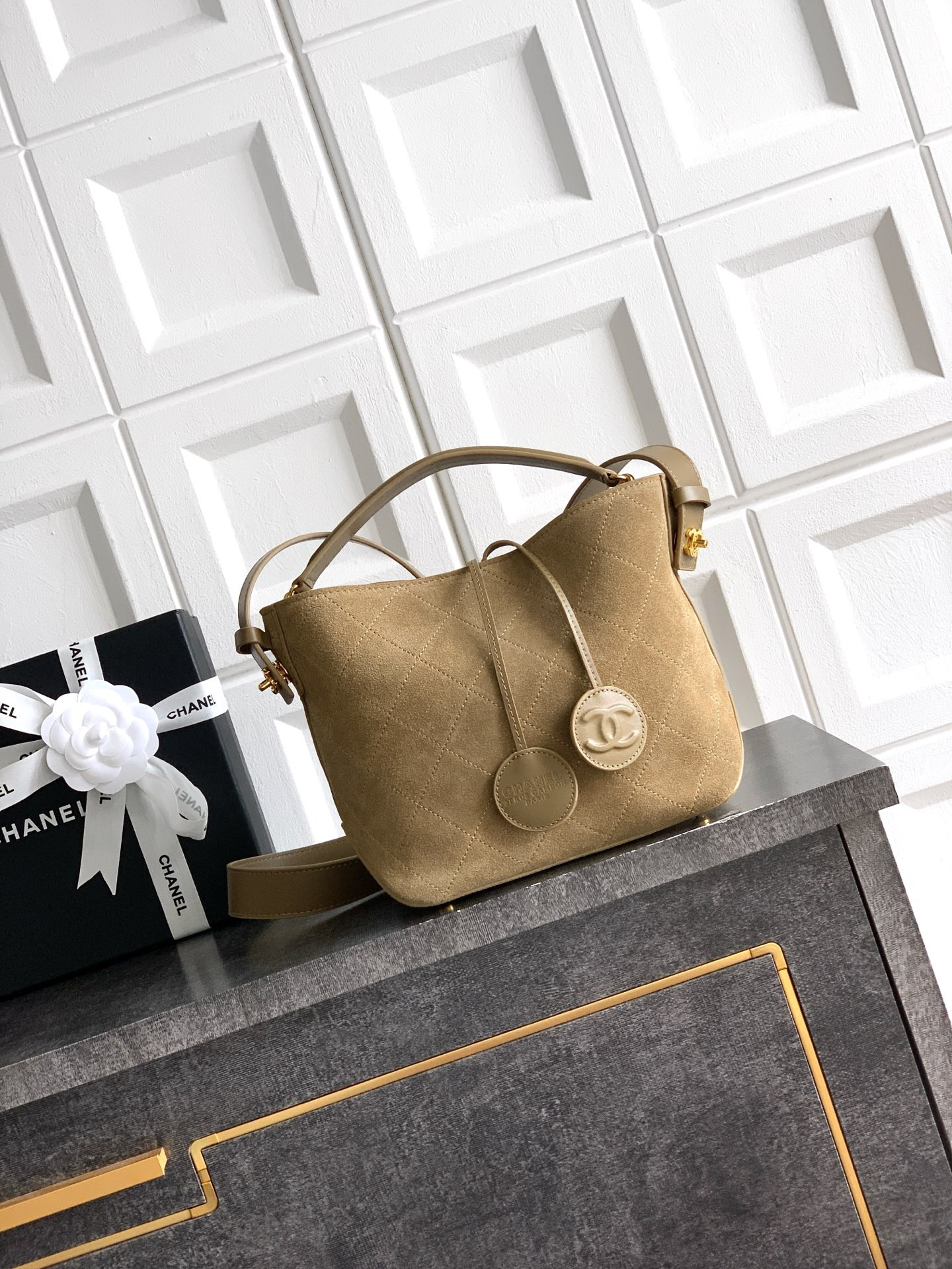 Chanel Bucket Bag 20x11x18cm
