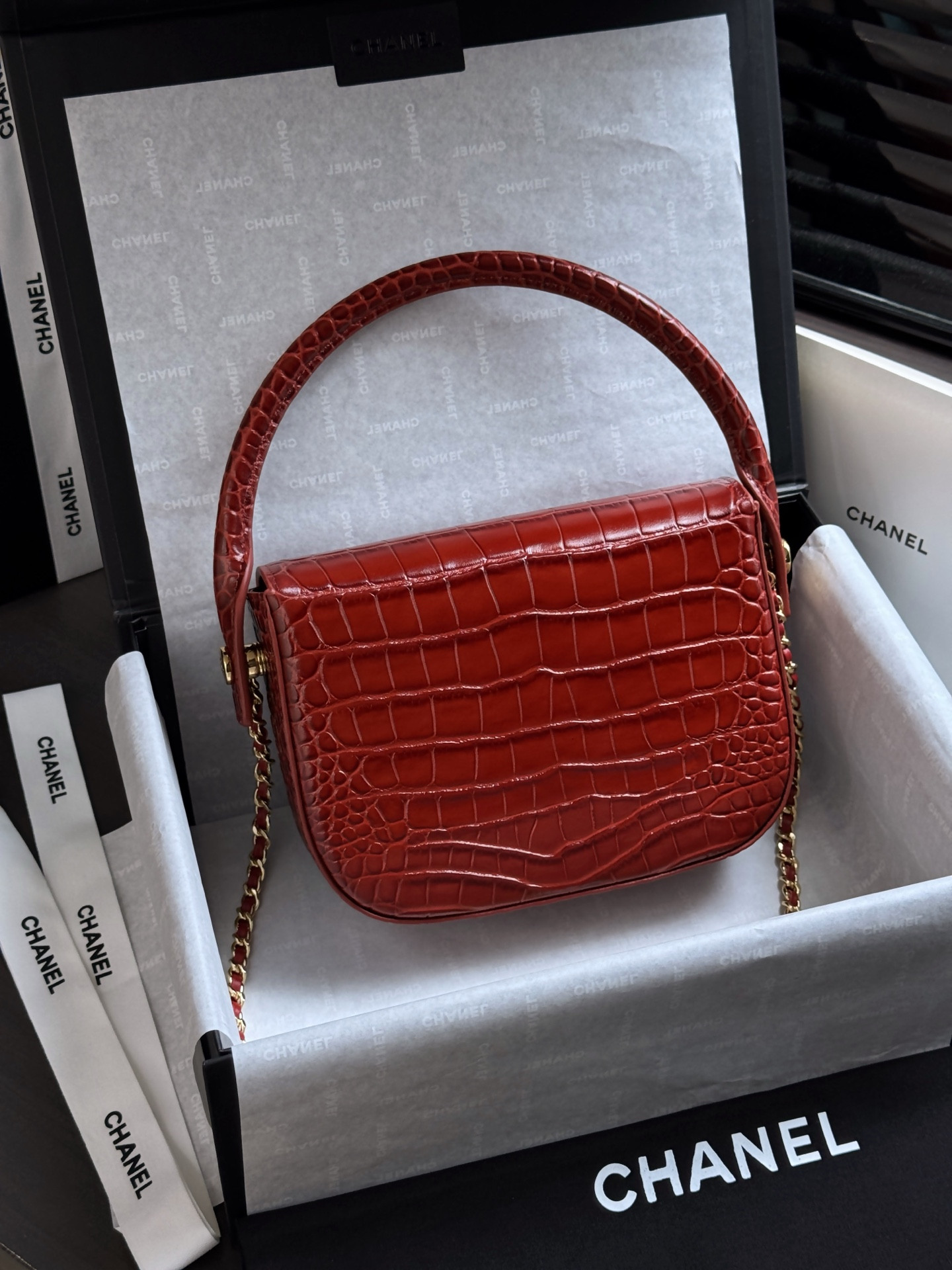 Chanel Mini Flap Bag With Handle AS6424 14.5x19.5x5cm