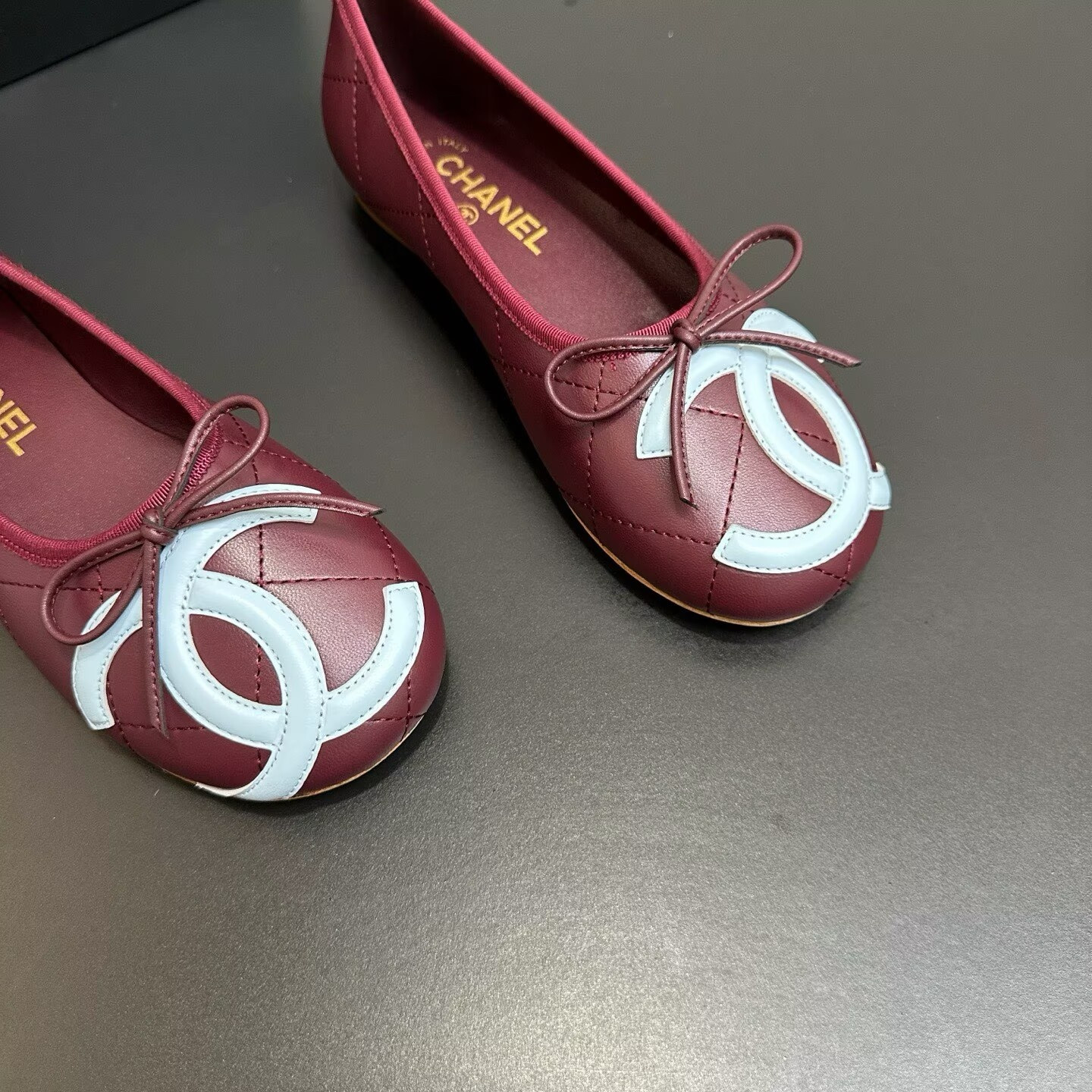 ua Ch**el ballet flat