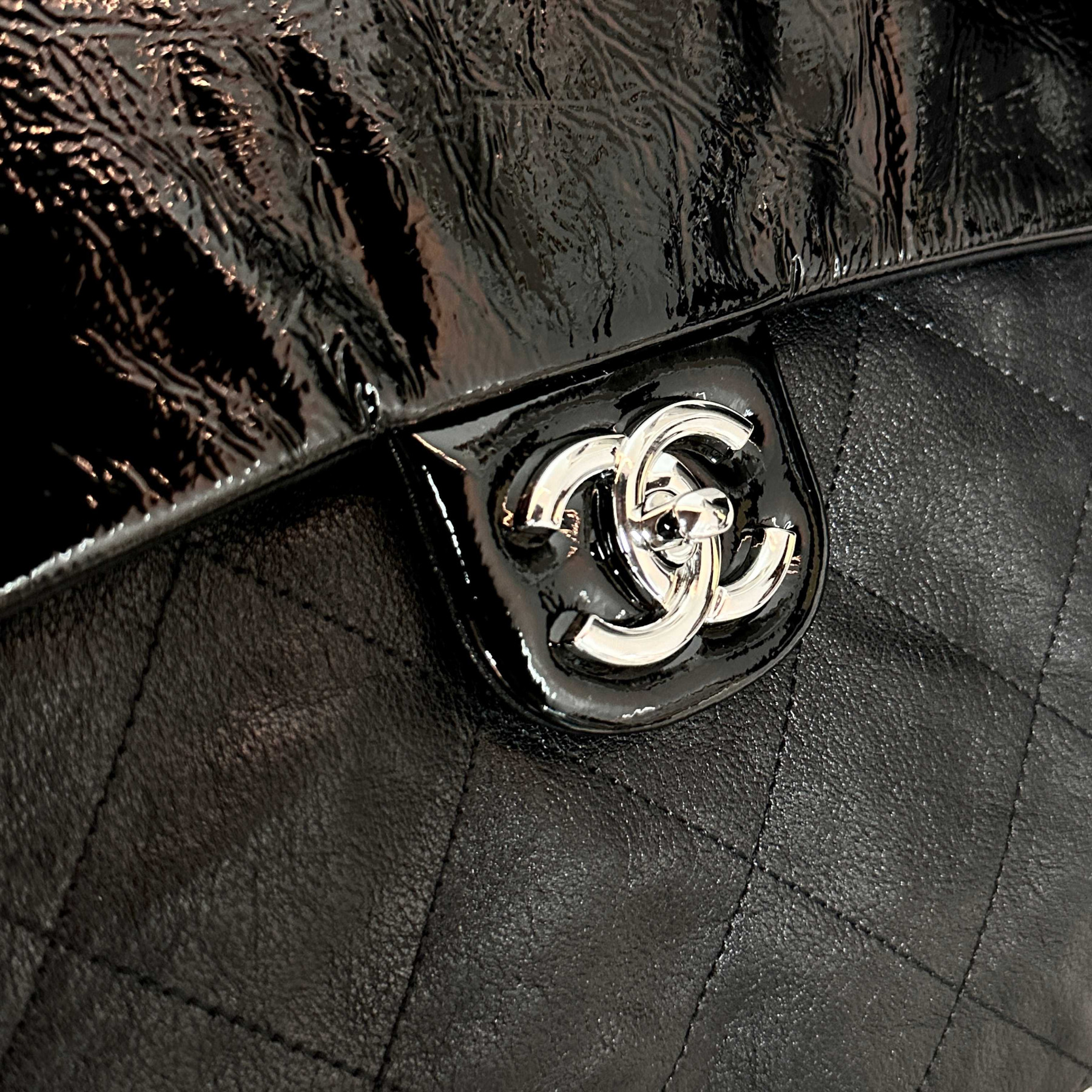 Chanel Hobo Bag 33x30x5cm