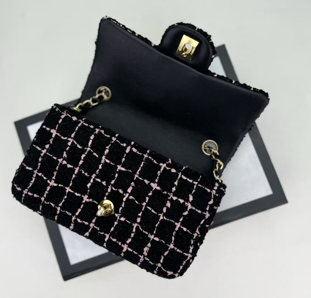 Ch**el MINI CLASSIC 11.12 HANDBAG 20 12 × 20 × 6 cm