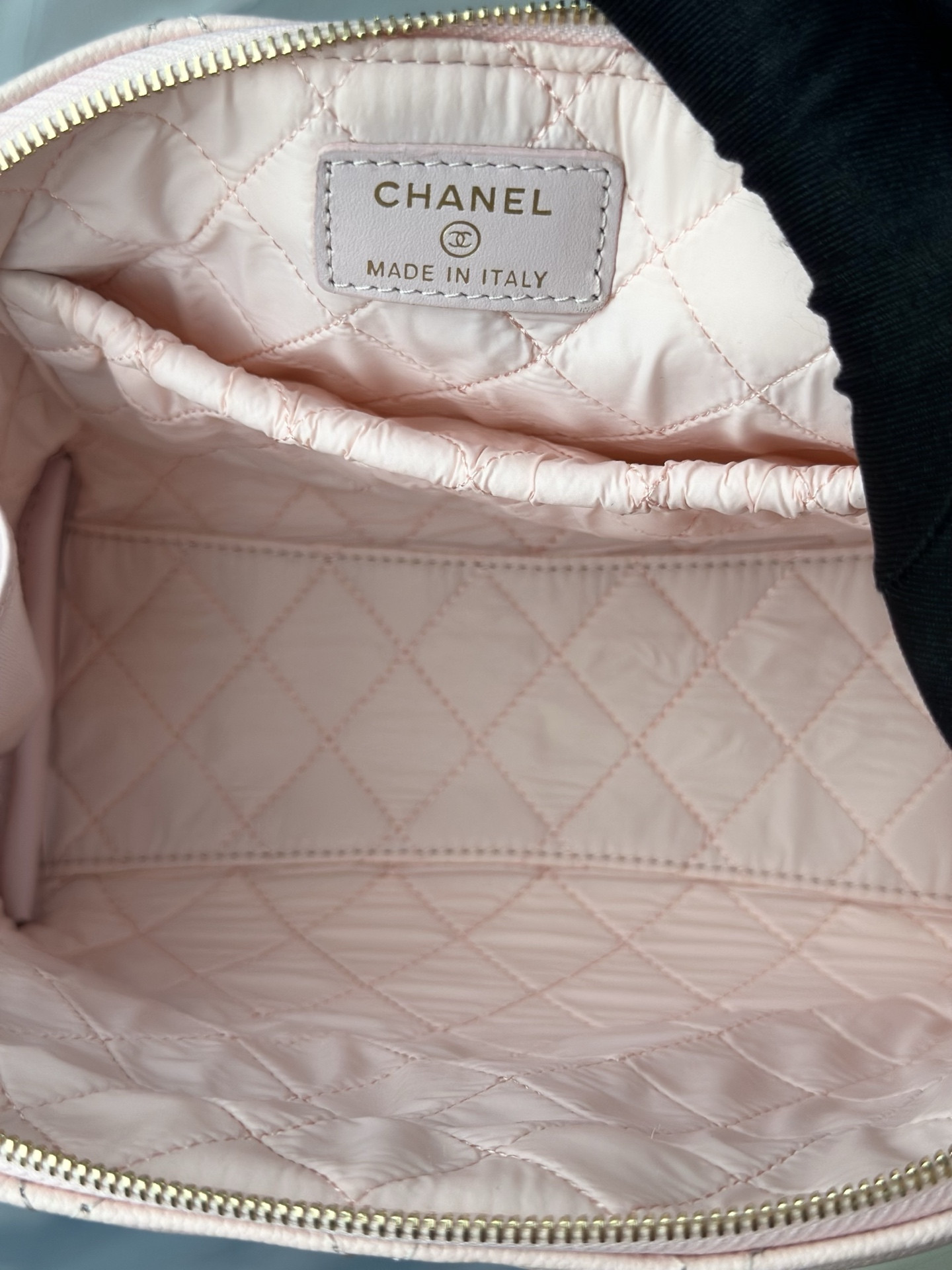 Chanel Quilted Cosmetic Bag A31102 19x13x10cm