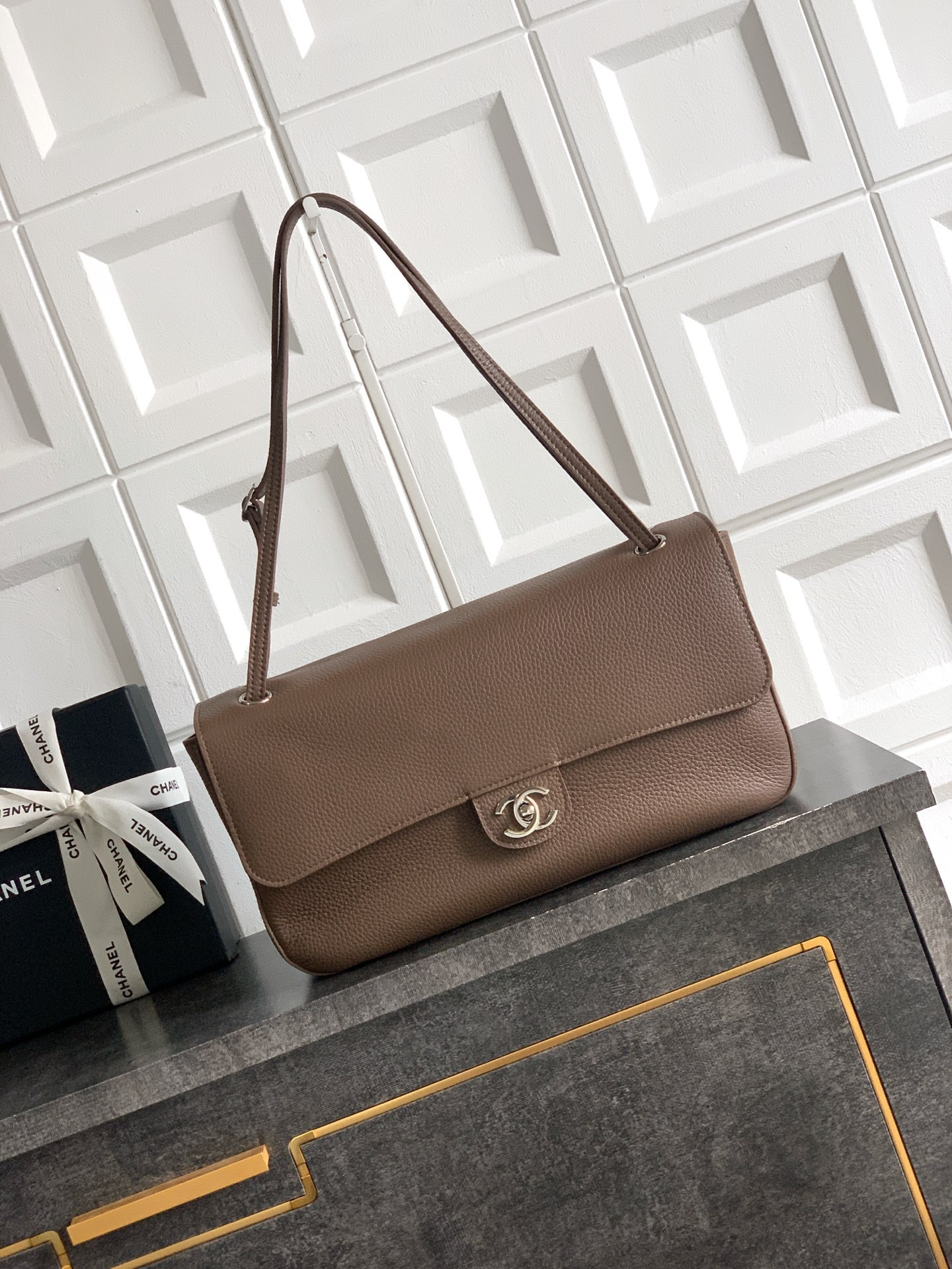 Chanel Maxi Flapbag AS6231 19.5x32x10cm