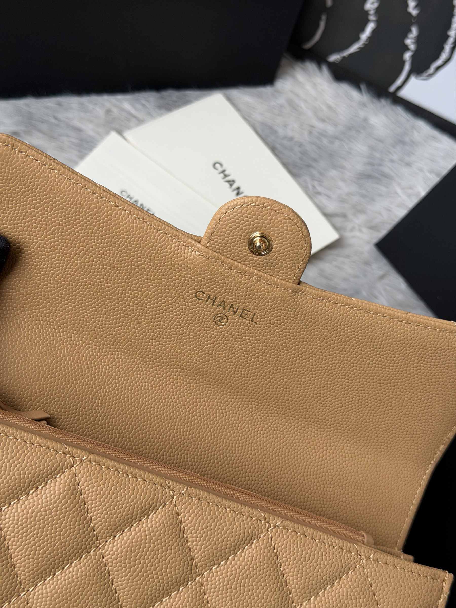 Chanel Wallet 80758 10x19x3cm