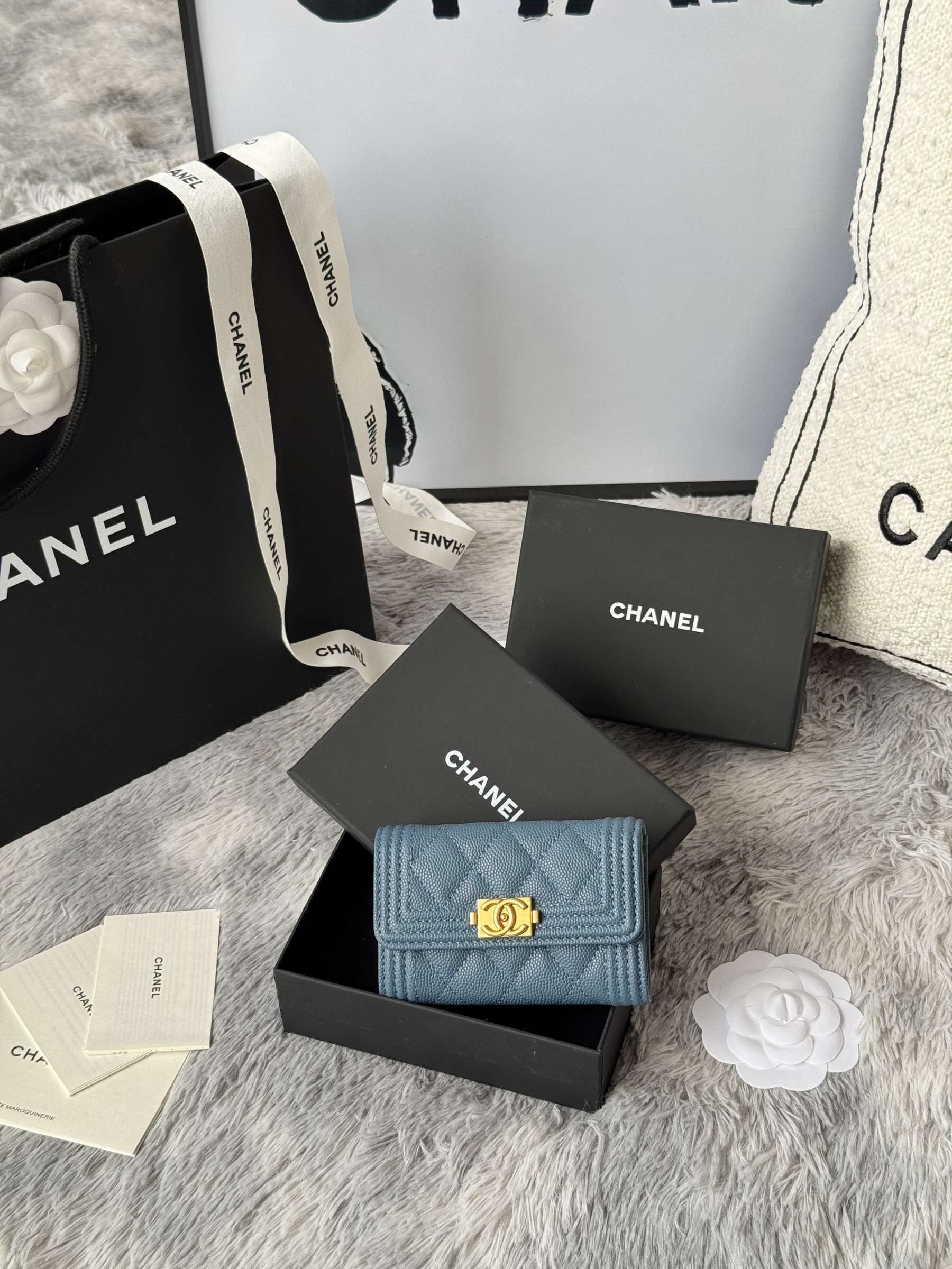 Chanel BOY CHANEL Flap Card Holder A80603 7.5x11.3x2.1cm