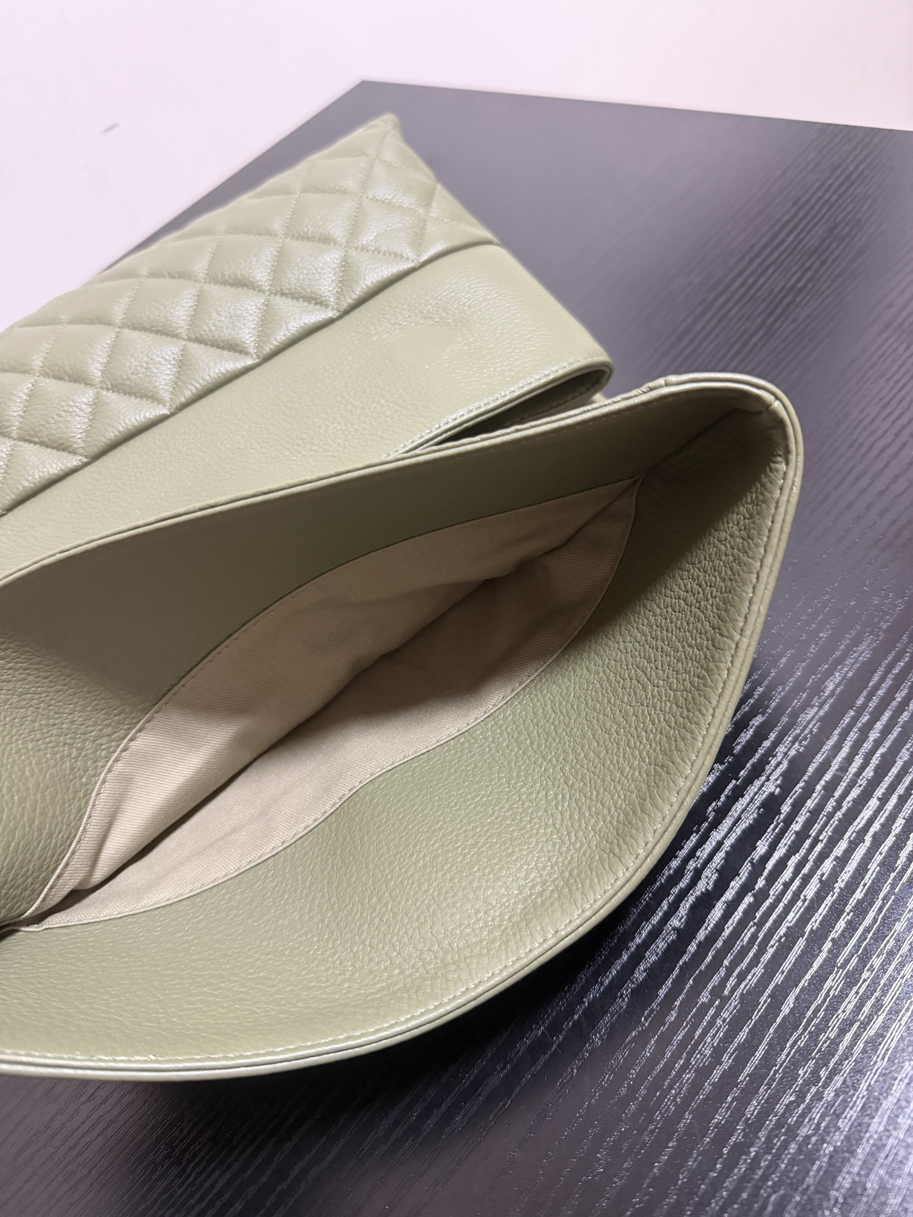 Chanel Hampton Flap Handbag AS7095 32x19x7.5cm