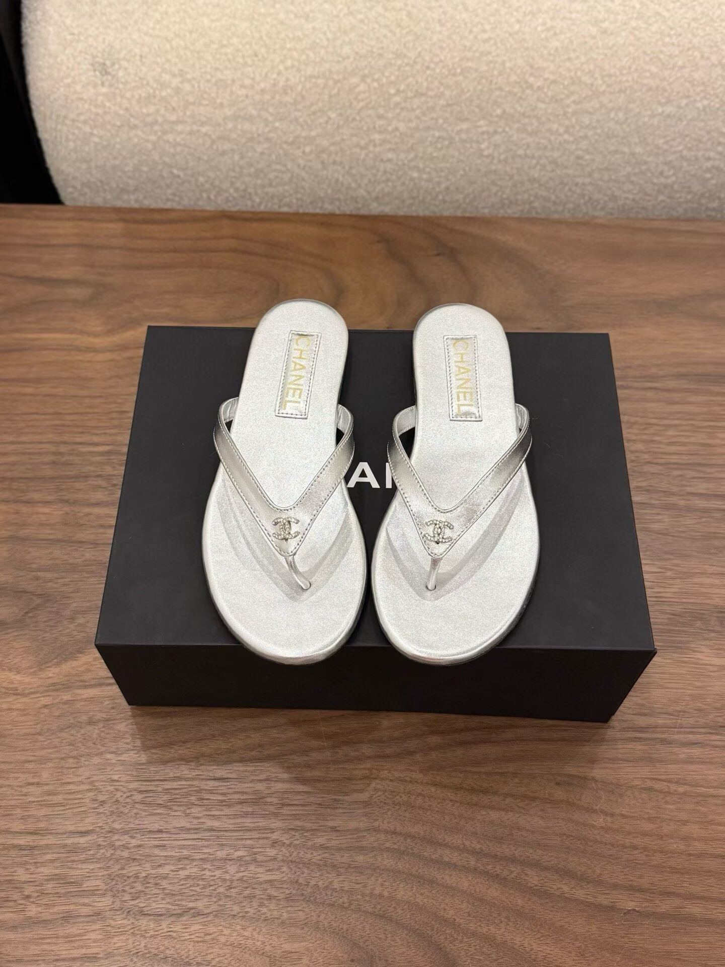 UA Chanel Slides