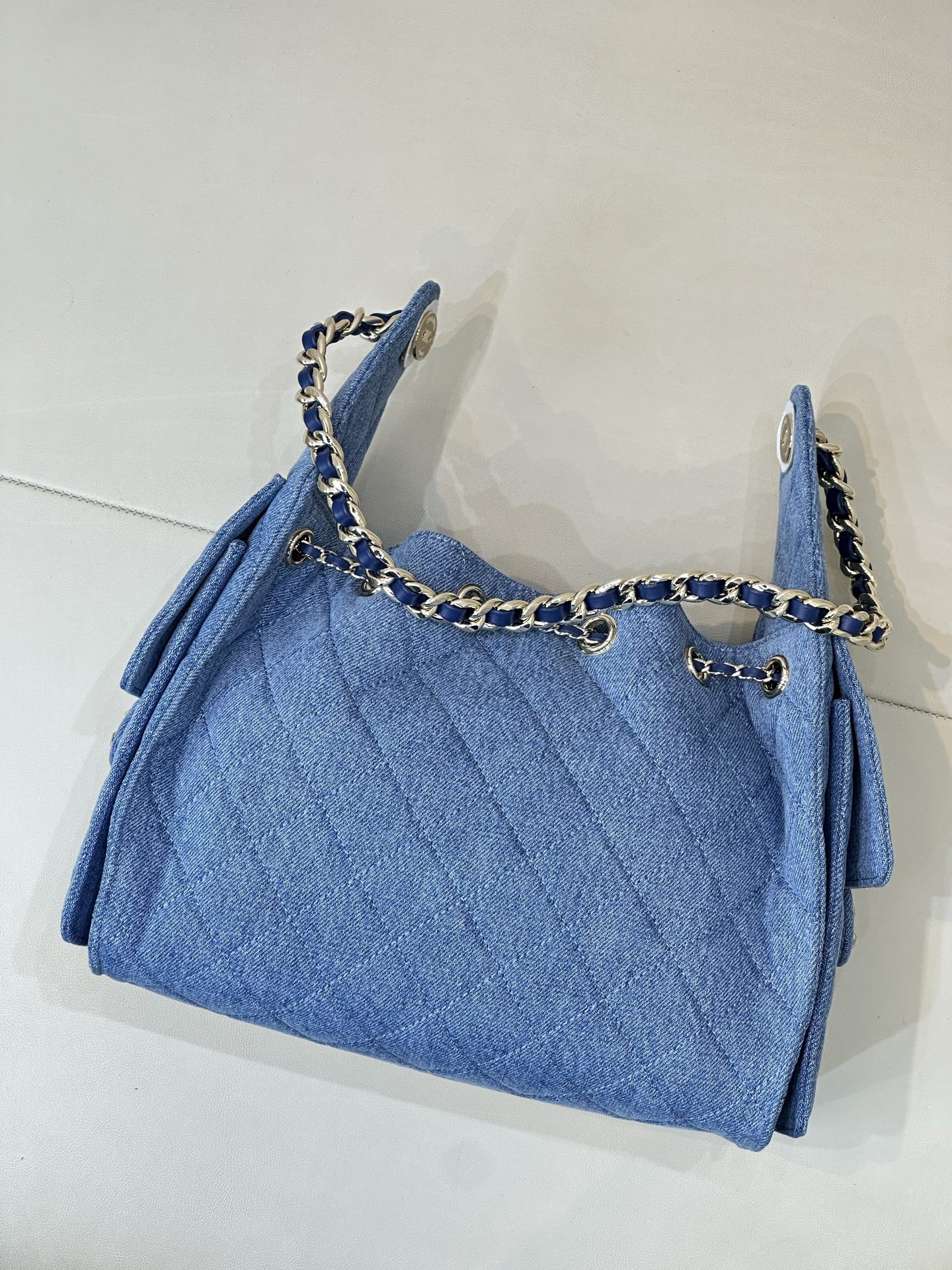 CHANEL 25C Bucket Bag 26x30x14cm