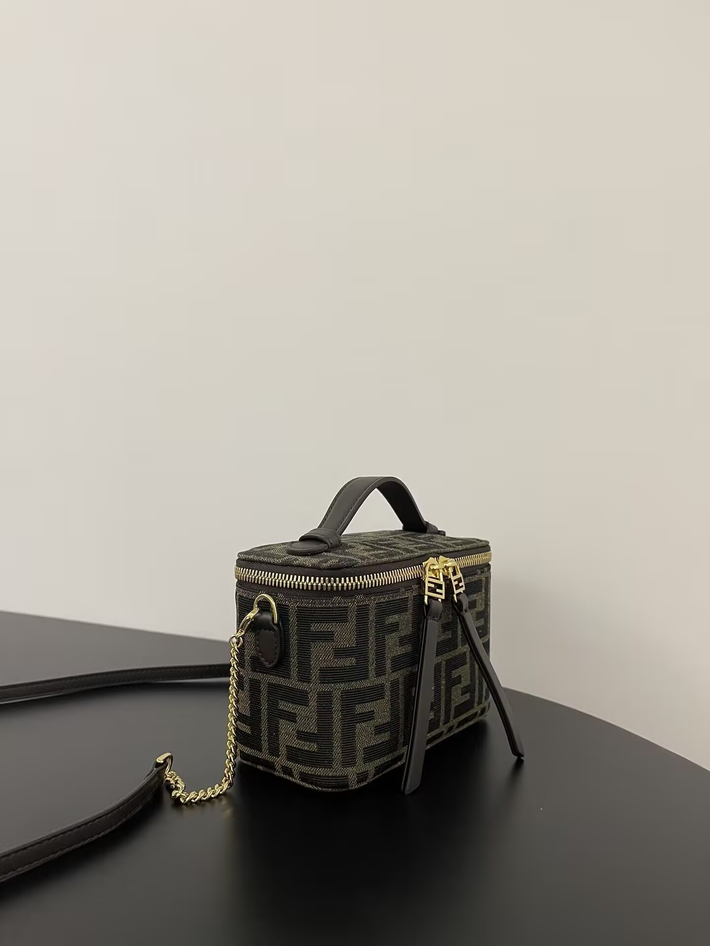 FENDI Vanity Mini Handbag 16x8x11cm