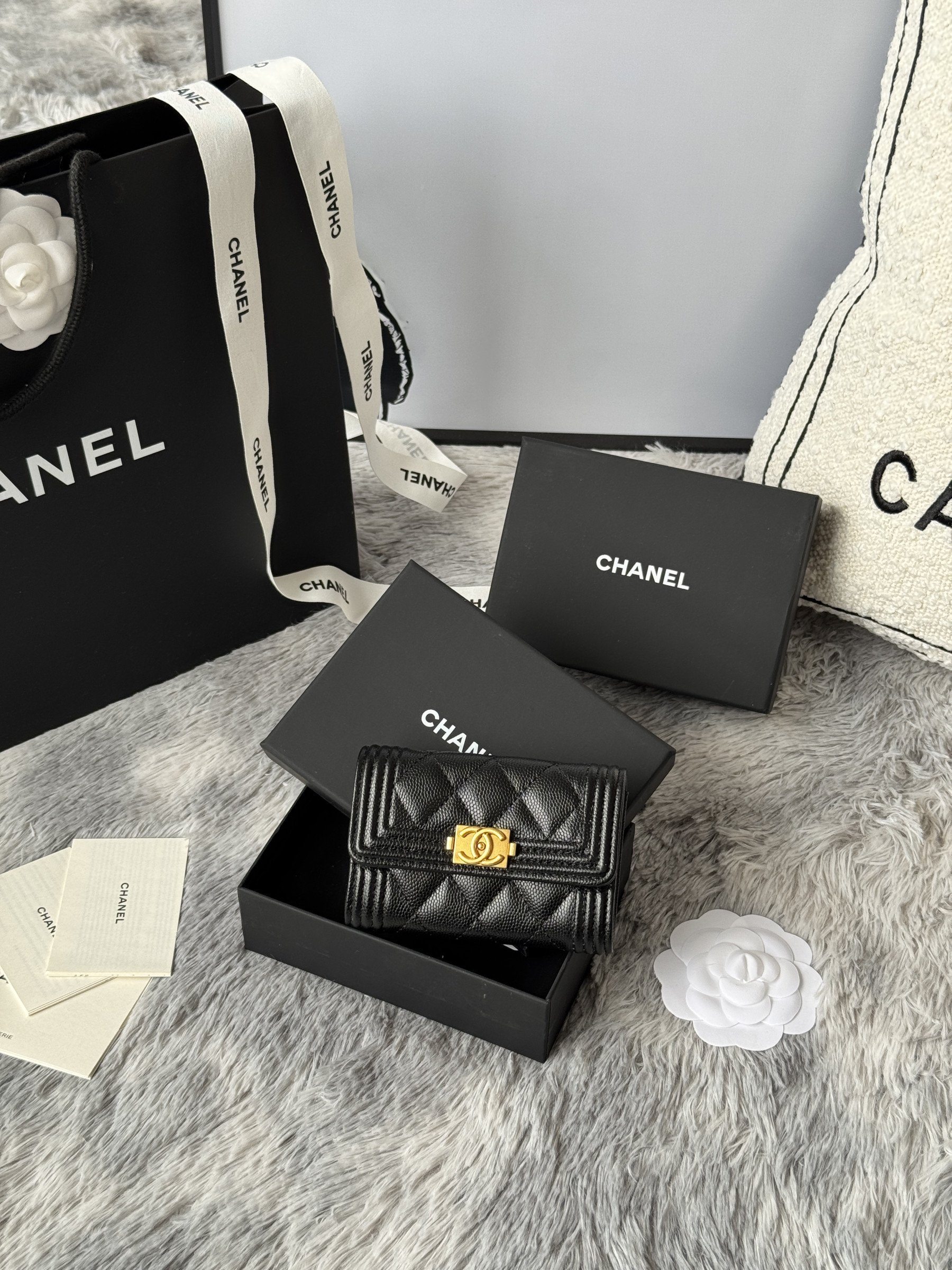 Chanel BOY CHANEL Flap Card Holder A80603 7.5x11.3x2.1cm