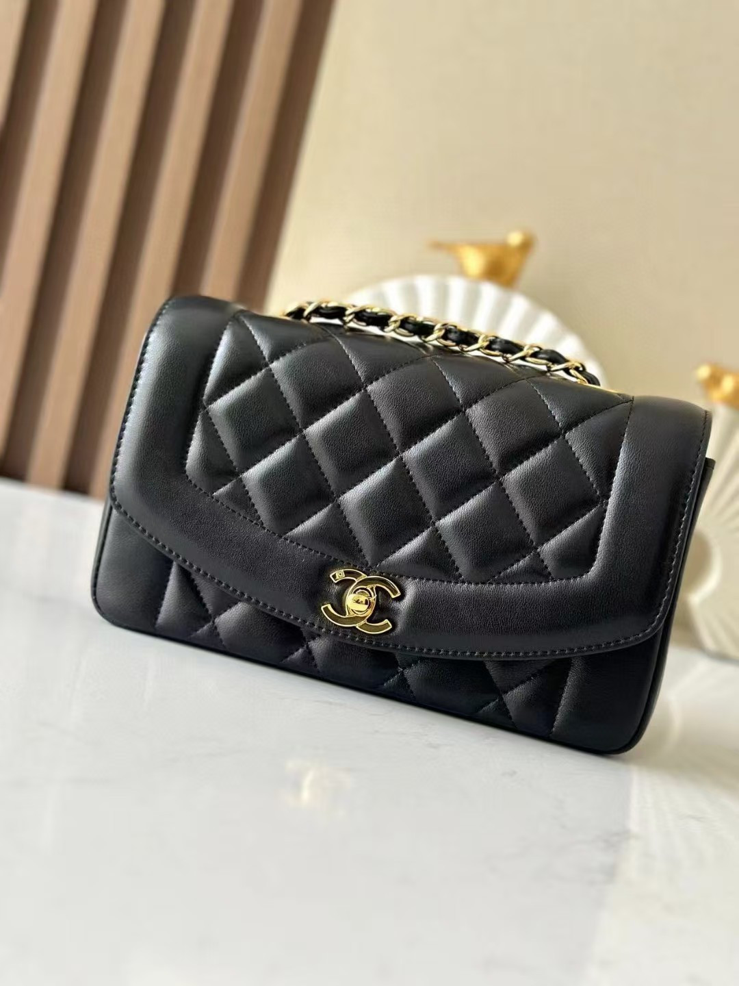 Ch**el Small Diana Flap Bag Lambskin Gold Hardware 22.5x14x7cm