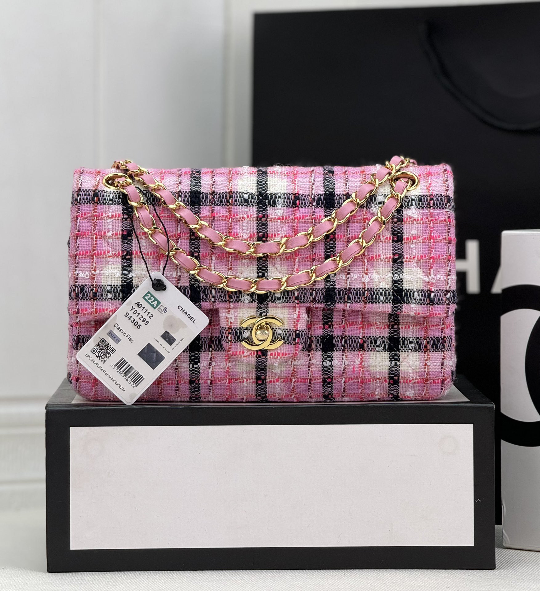 Ch**el CLASSIC HANDBAG 25cm