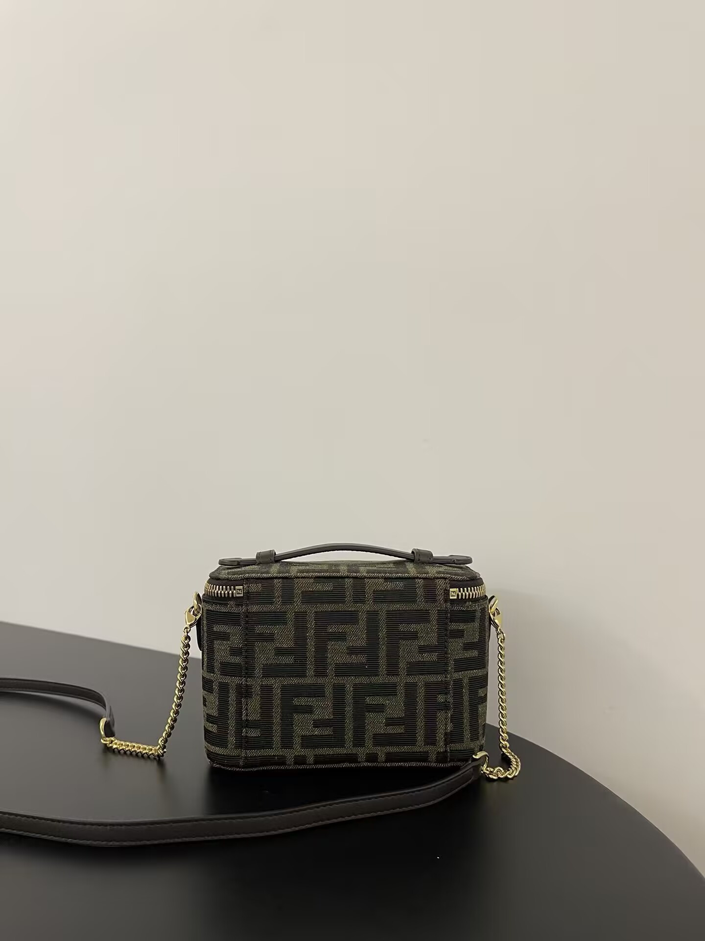 FENDI Vanity Mini Handbag 16x8x11cm