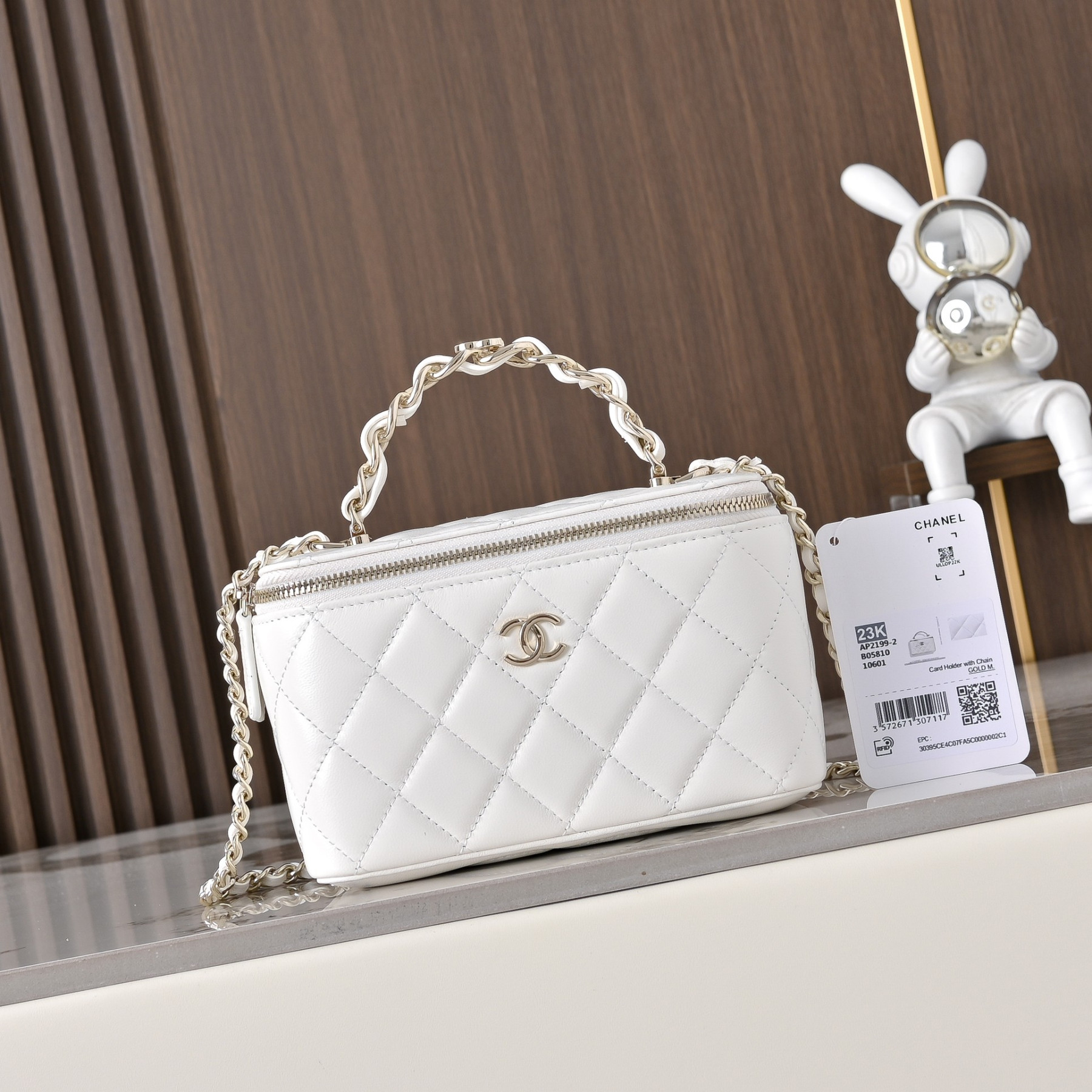 CHANEL Vanity With Chain 9.5x17x8cm