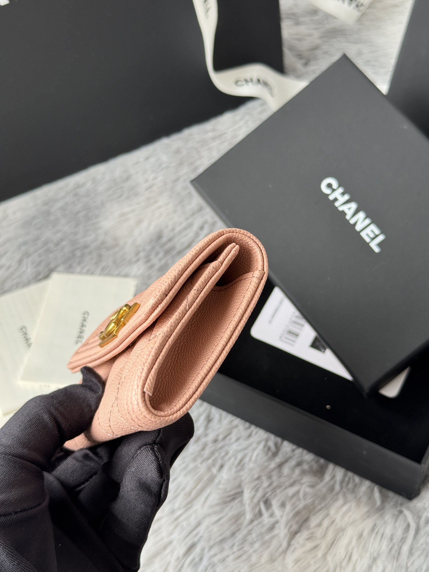 Chanel BOY CHANEL Flap Card Holder A80603 7.5x11.3x2.1cm