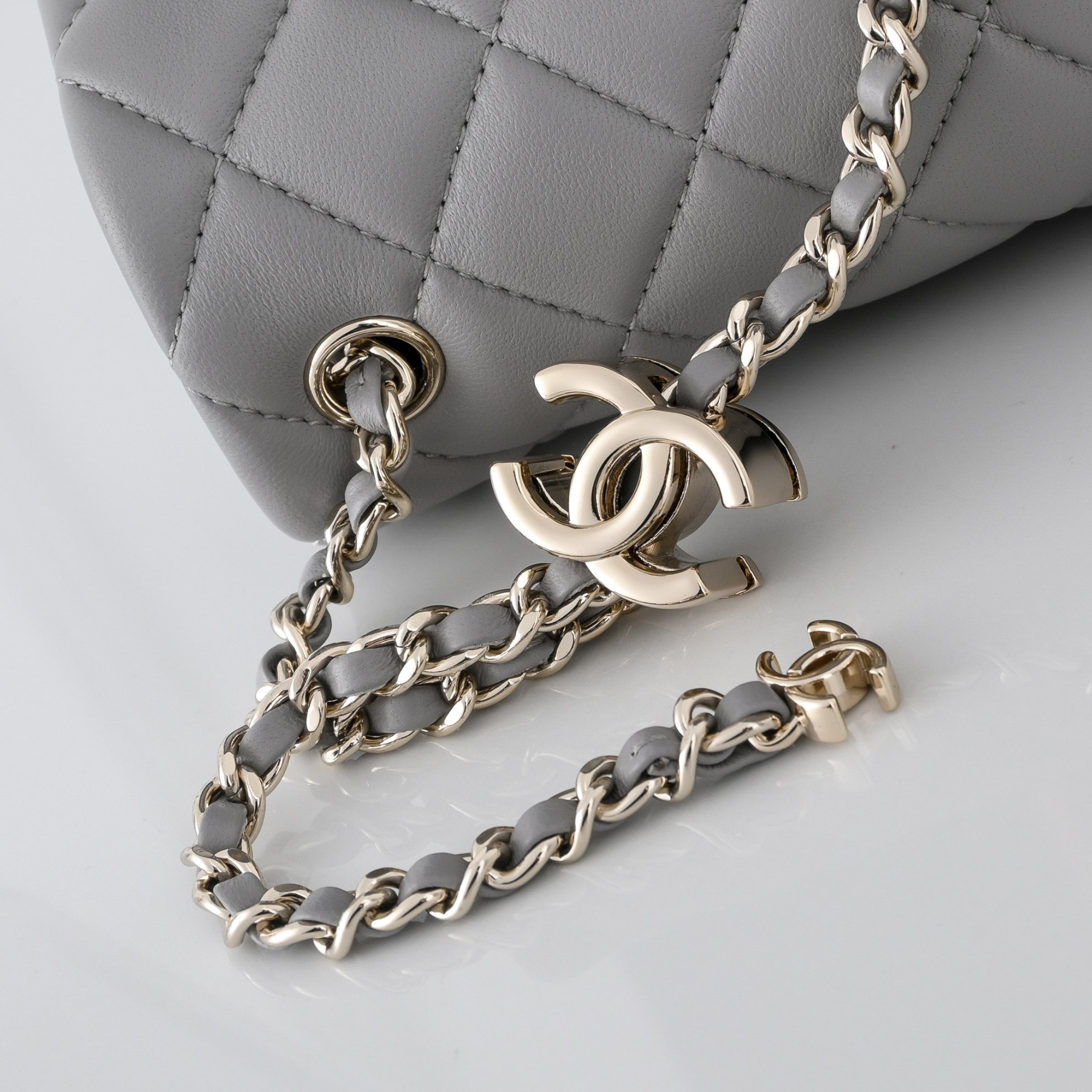 Chanel Classic Flap Handbag CF AS5759 20x13x7cm