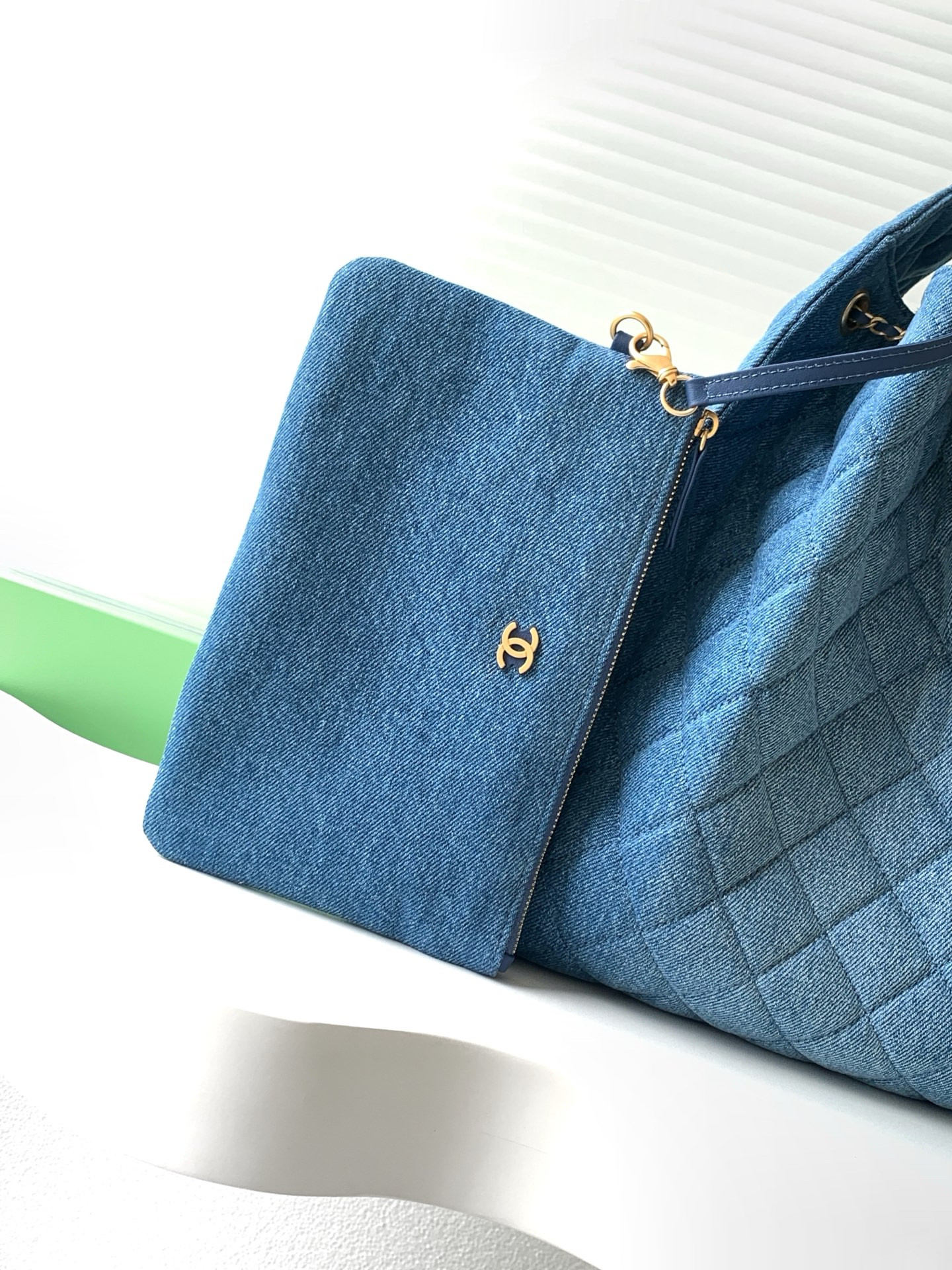 CHANEL 25C Bucket Hobo Bag AS5231 40x30x15cm