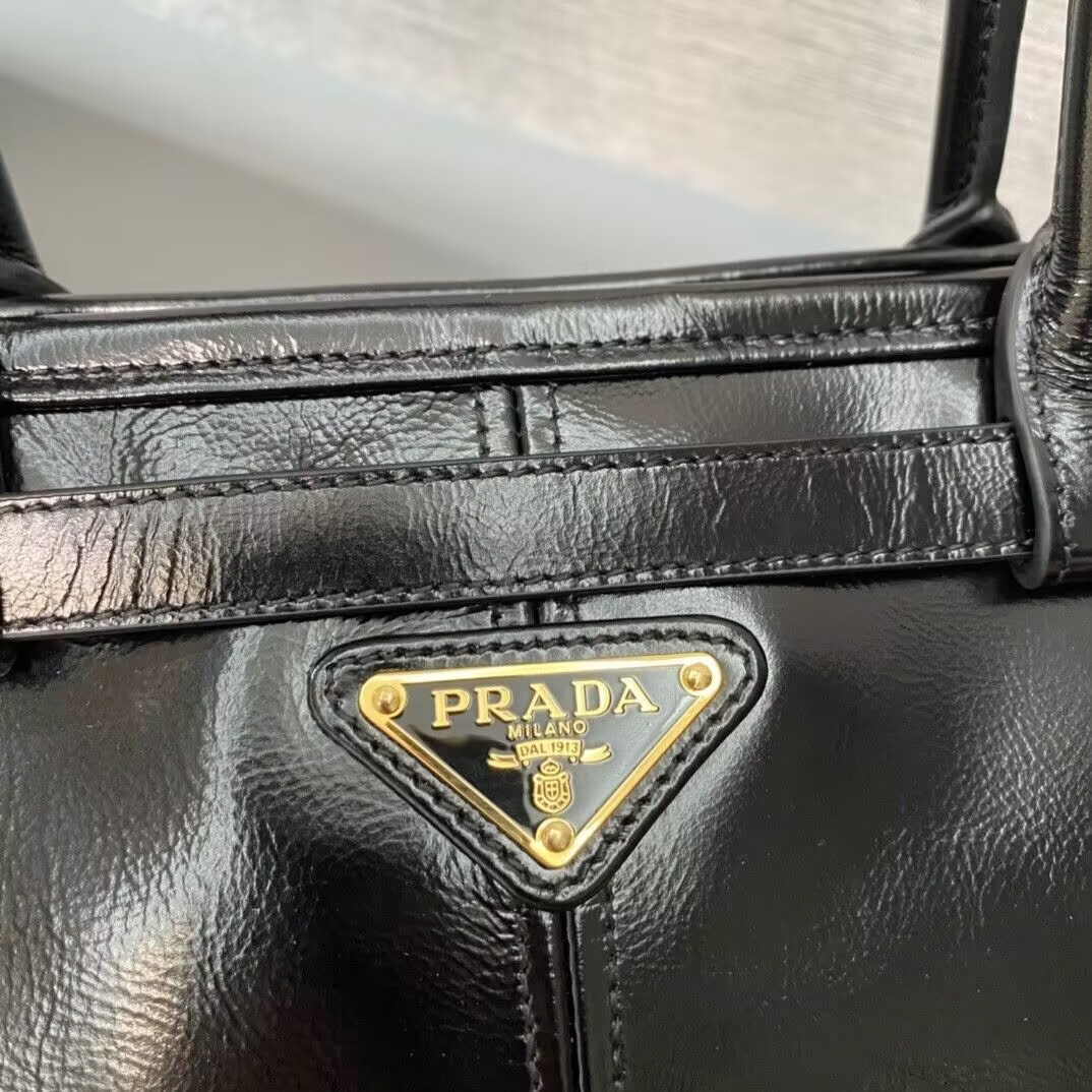 Pra*a Bonnie large leather handbag in Black 24x38x12cm