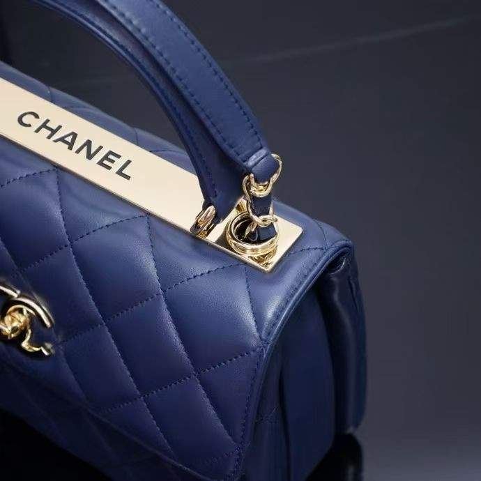 CHANEL FLAP BAG WITH TOP HANDLE 17x25x12cm