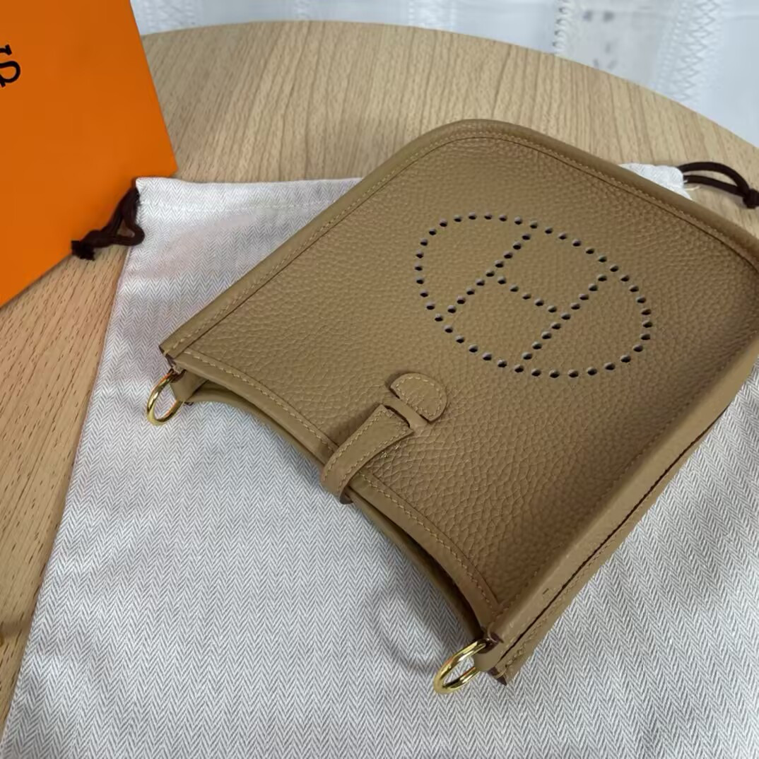 Hermès Evelyne Bag 16CM