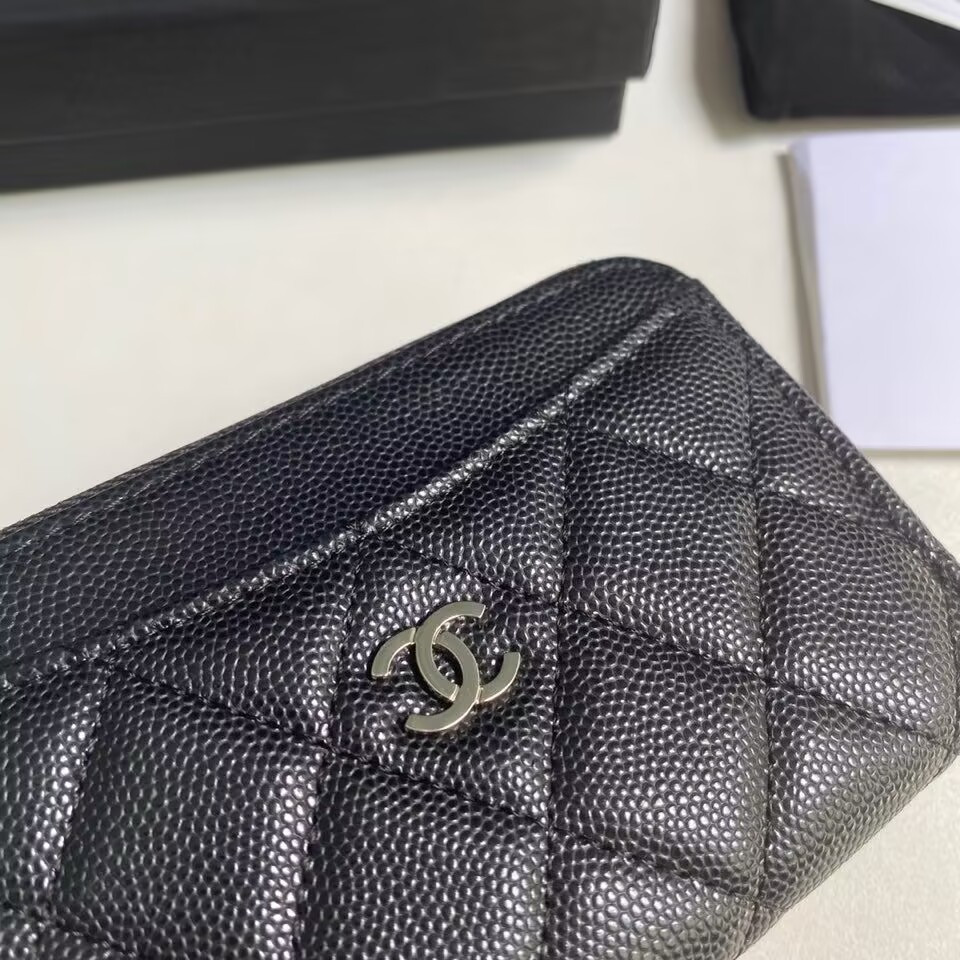 Ch**el Classic Zipped Card Holder 8.5 x 13.3 x 2.9cm