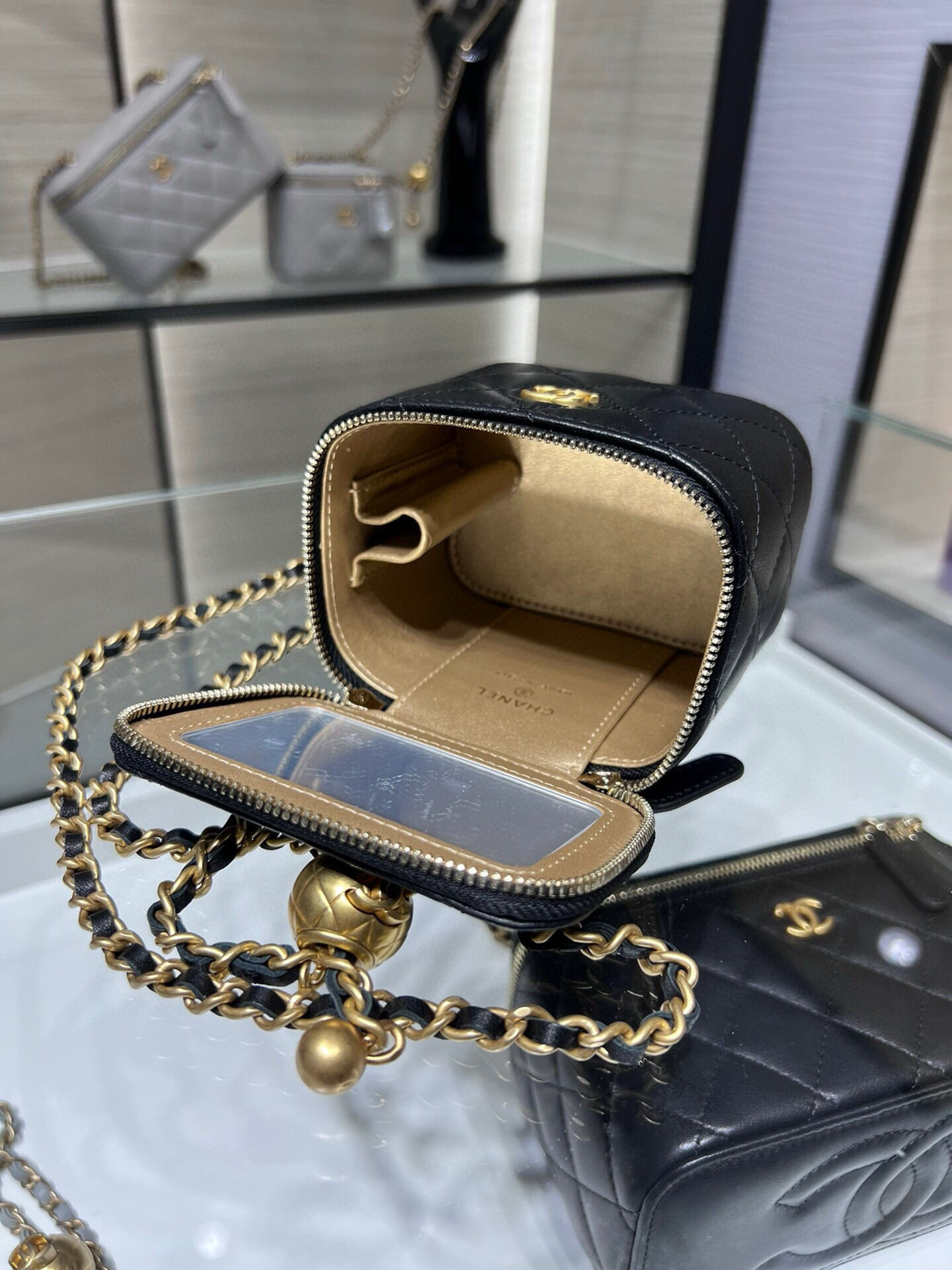 Chanel Small Vanity with Chain 8.5x11x7cm