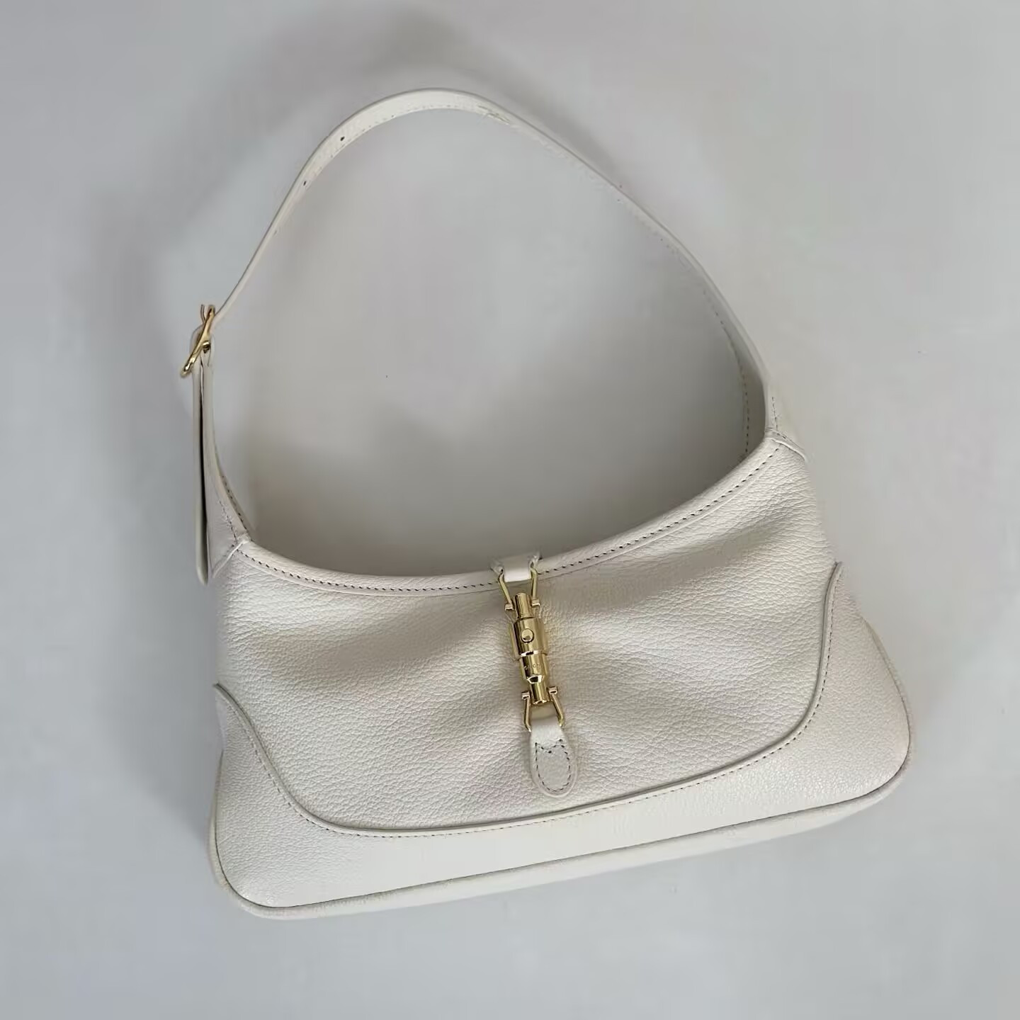 Gvc*1 jackie slim shoulder bag 27x13x3.5cm