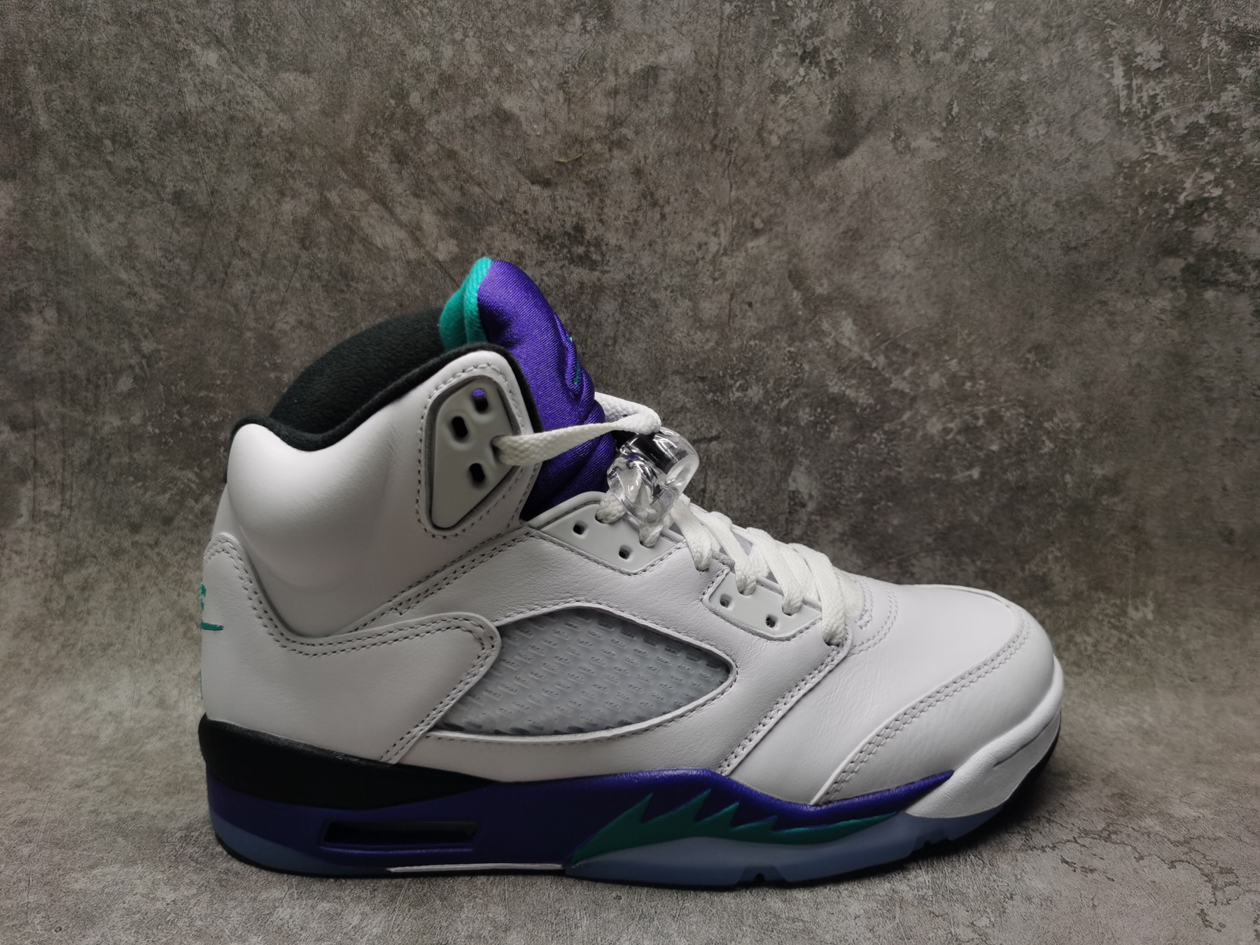 UA Jordan 5 Retro