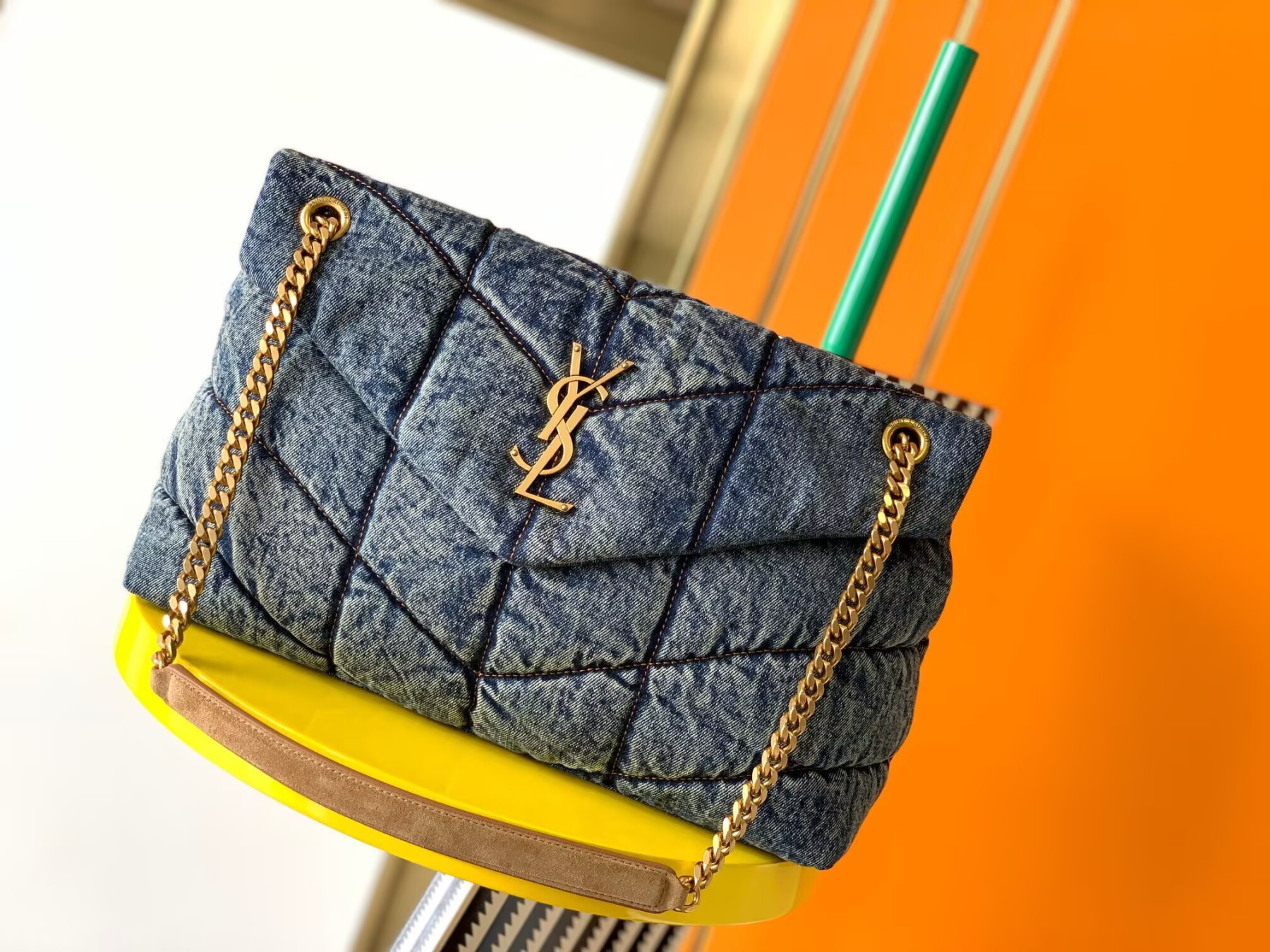 y51 puffer in suede and De*1m 35x23x13.5cm