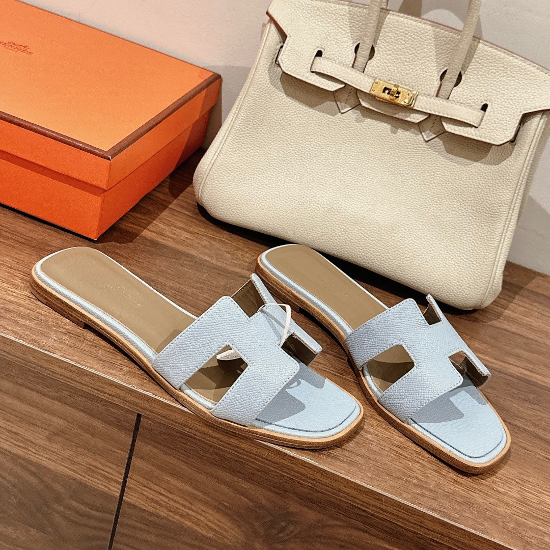 UA H**me5 Oran sandal