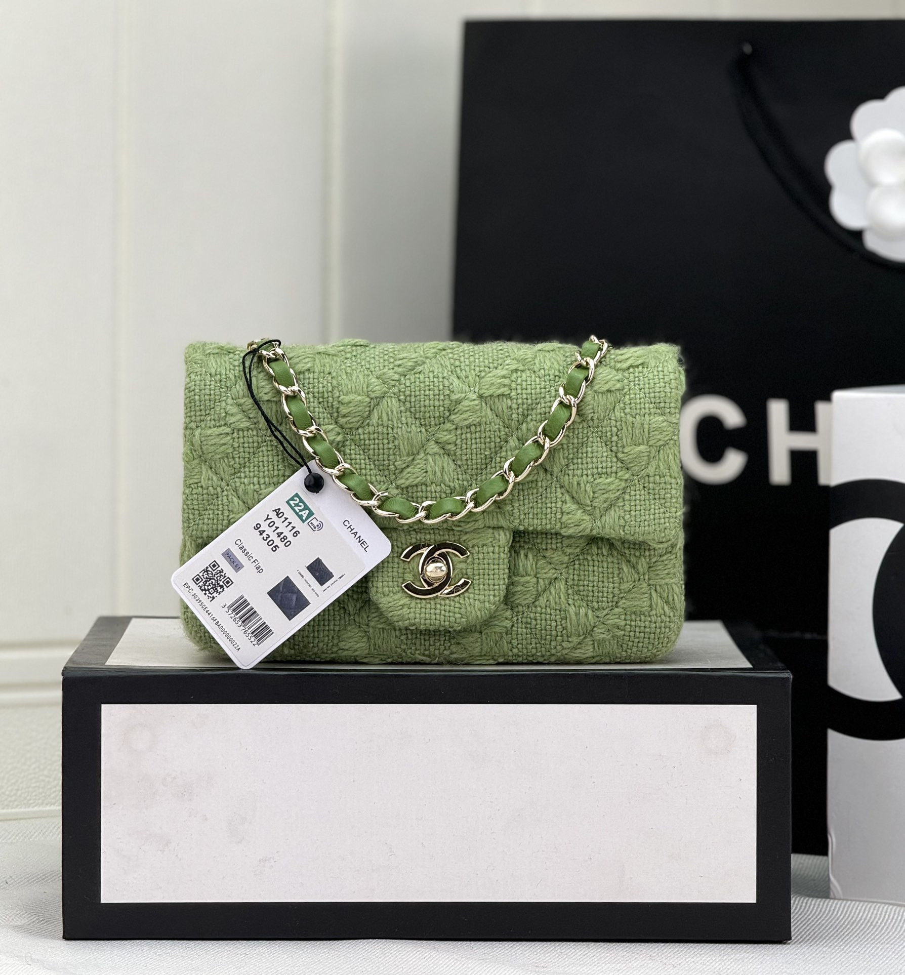Ch**el MINI CLASSIC 11.12 HANDBAG 20 12 × 20 × 6 cm