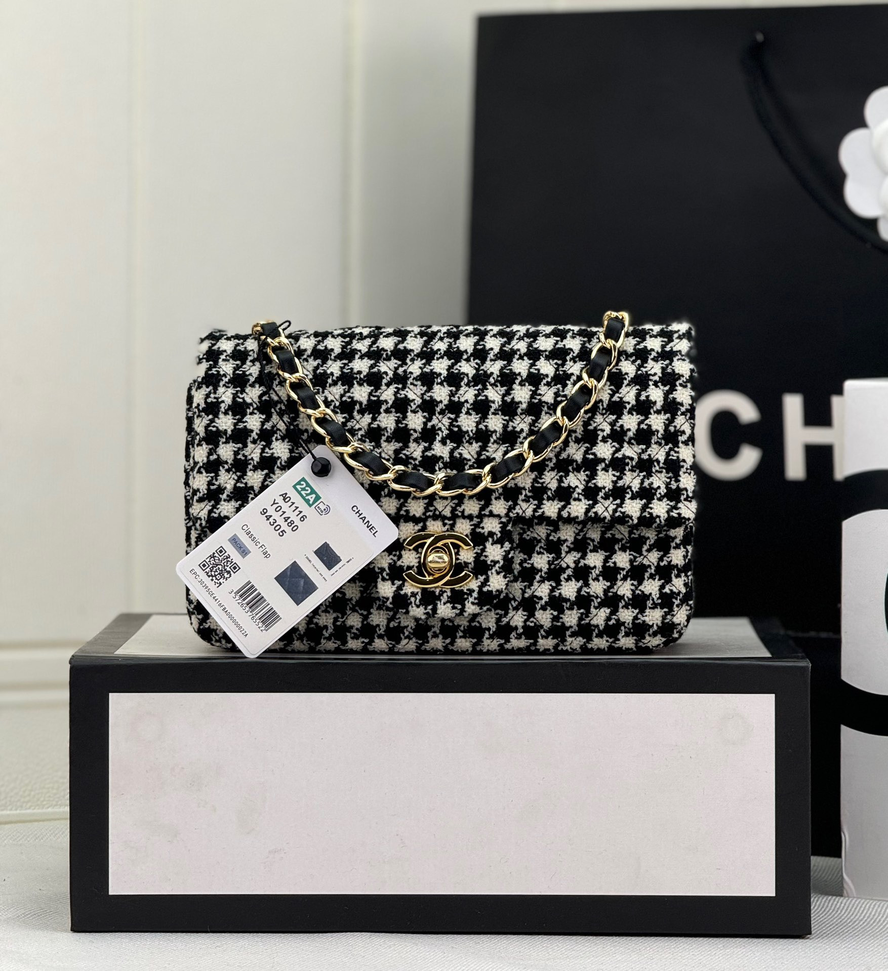 Ch**el MINI CLASSIC 11.12 HANDBAG 20 12 × 20 × 6 cm