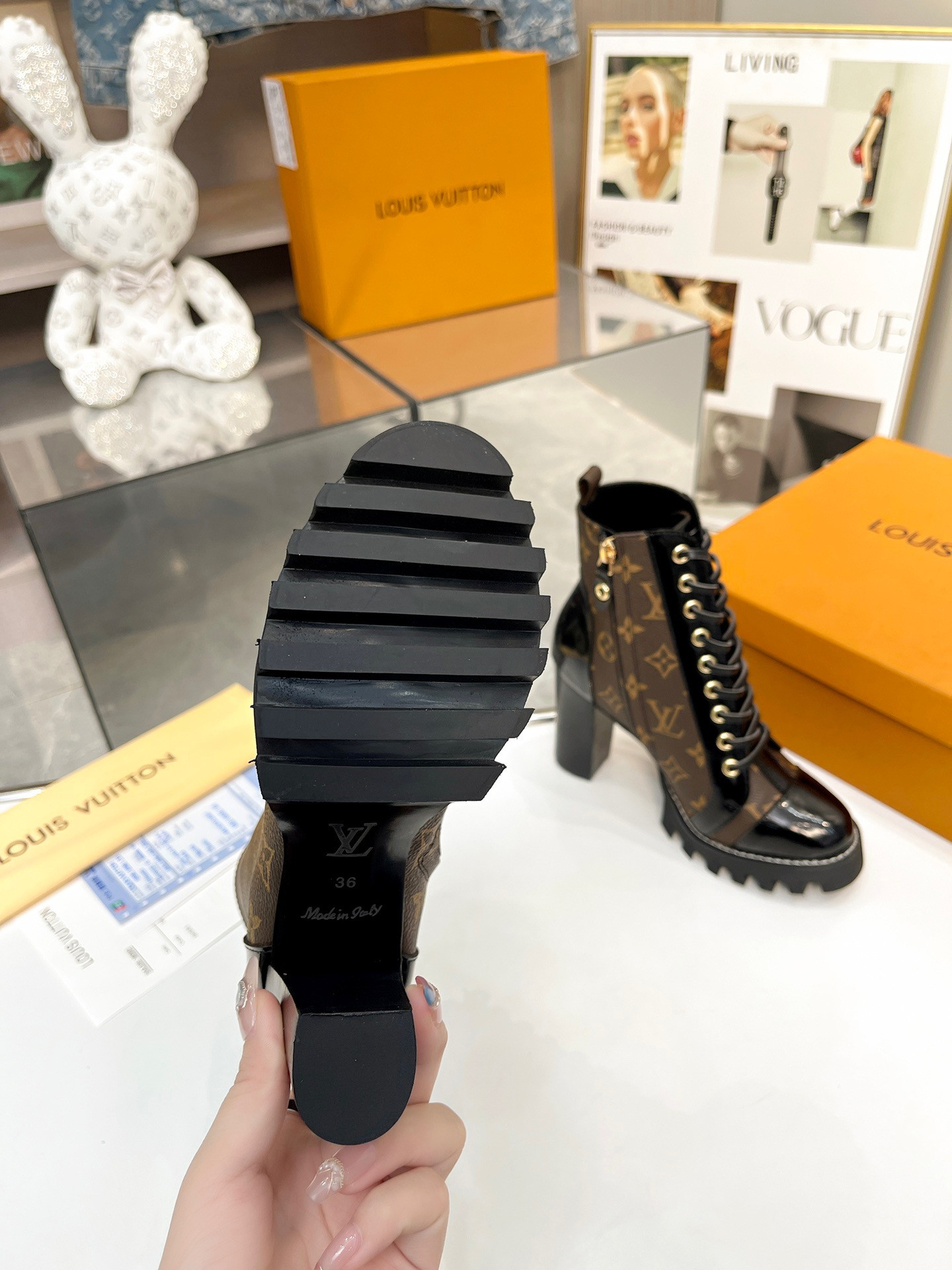 UA LV 21SS Boots