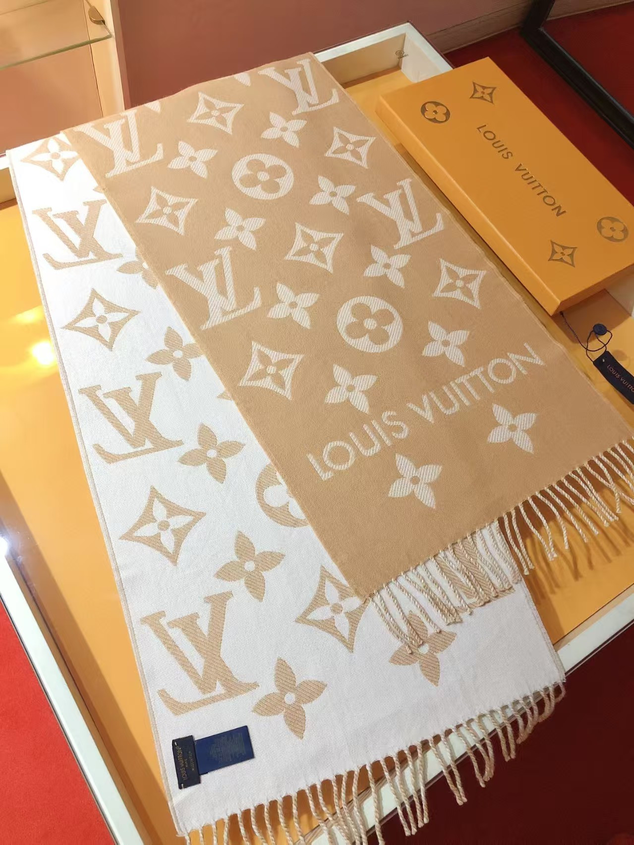 l0vis Vvtt0n monogram scarf