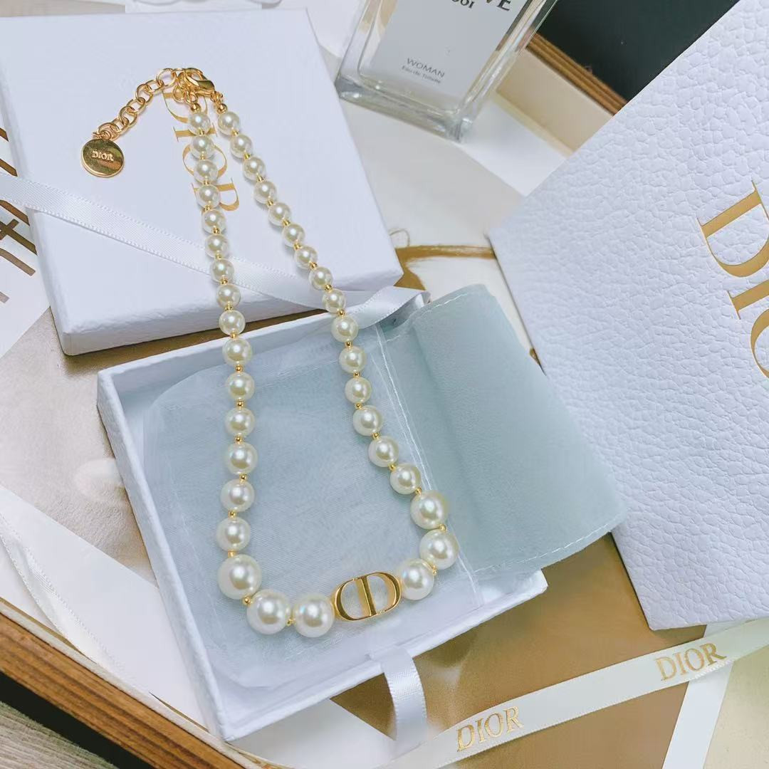 D10r necklace